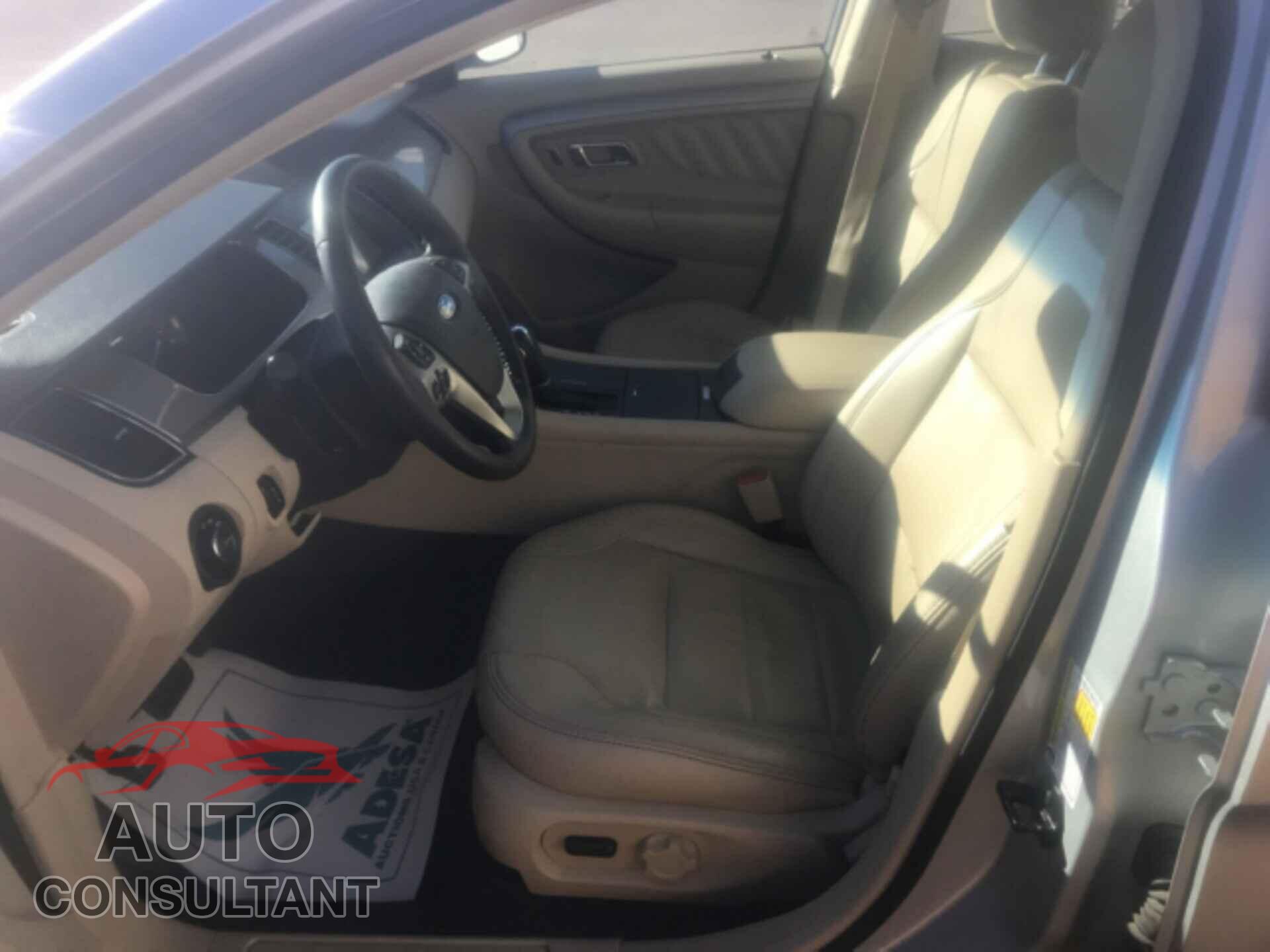 FORD TAURUS 2017 - 1FAHP2H82HG111663