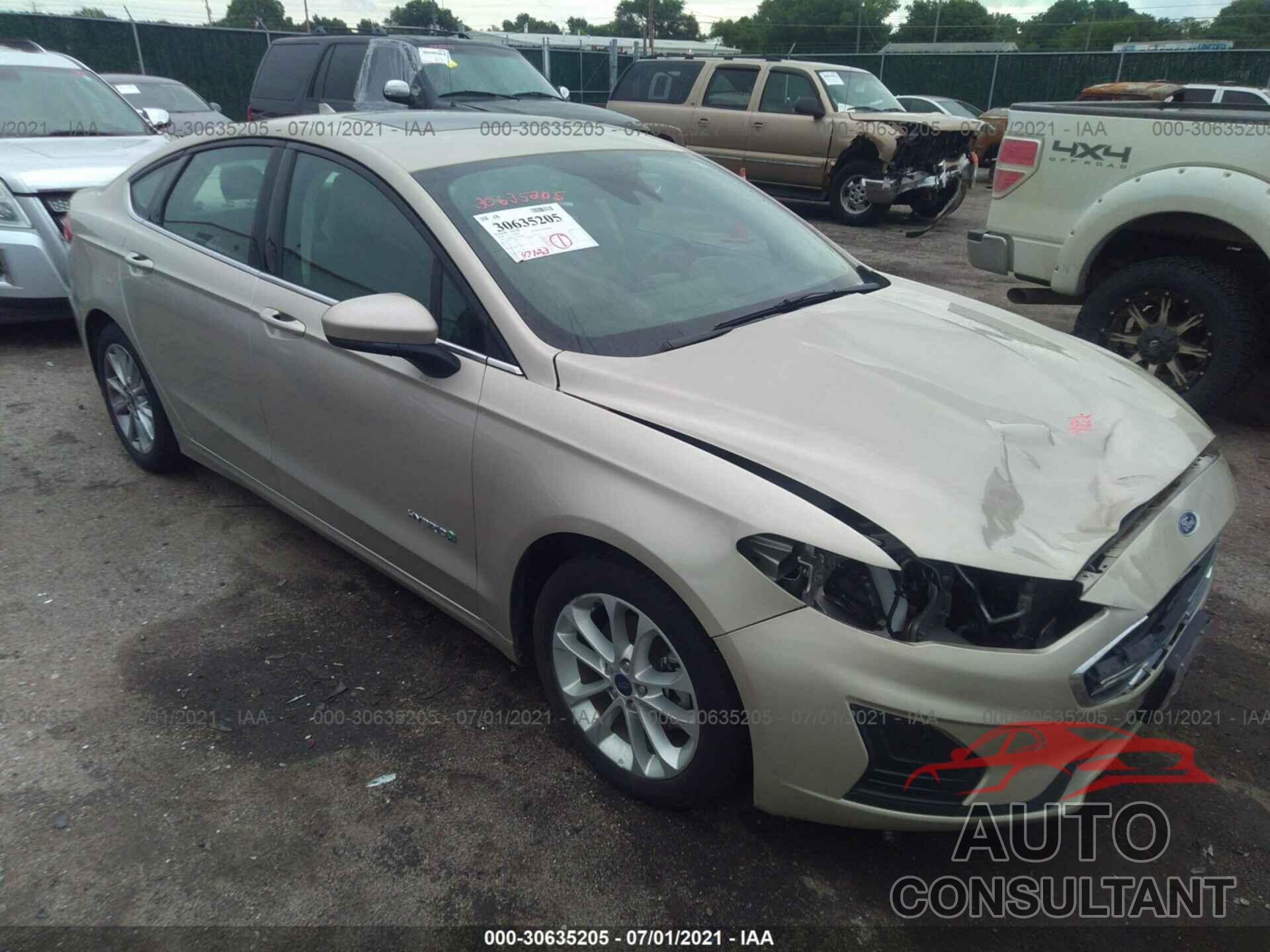 FORD FUSION HYBRID 2019 - 3FA6P0LU1KR206599