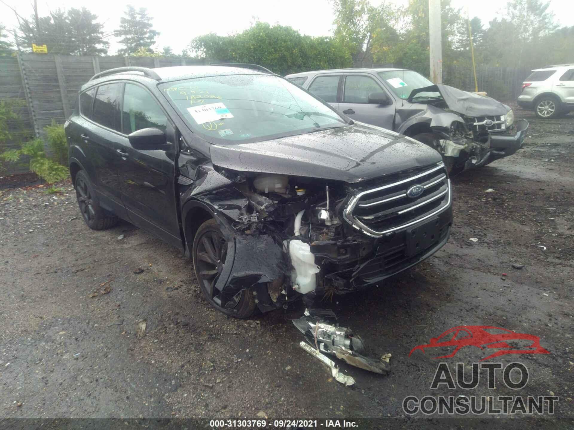FORD ESCAPE 2017 - 1FMCU9G95HUD46409