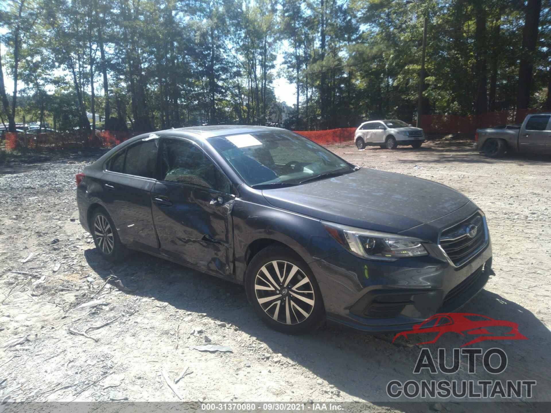 SUBARU LEGACY 2018 - 4S3BNAD68J3013173