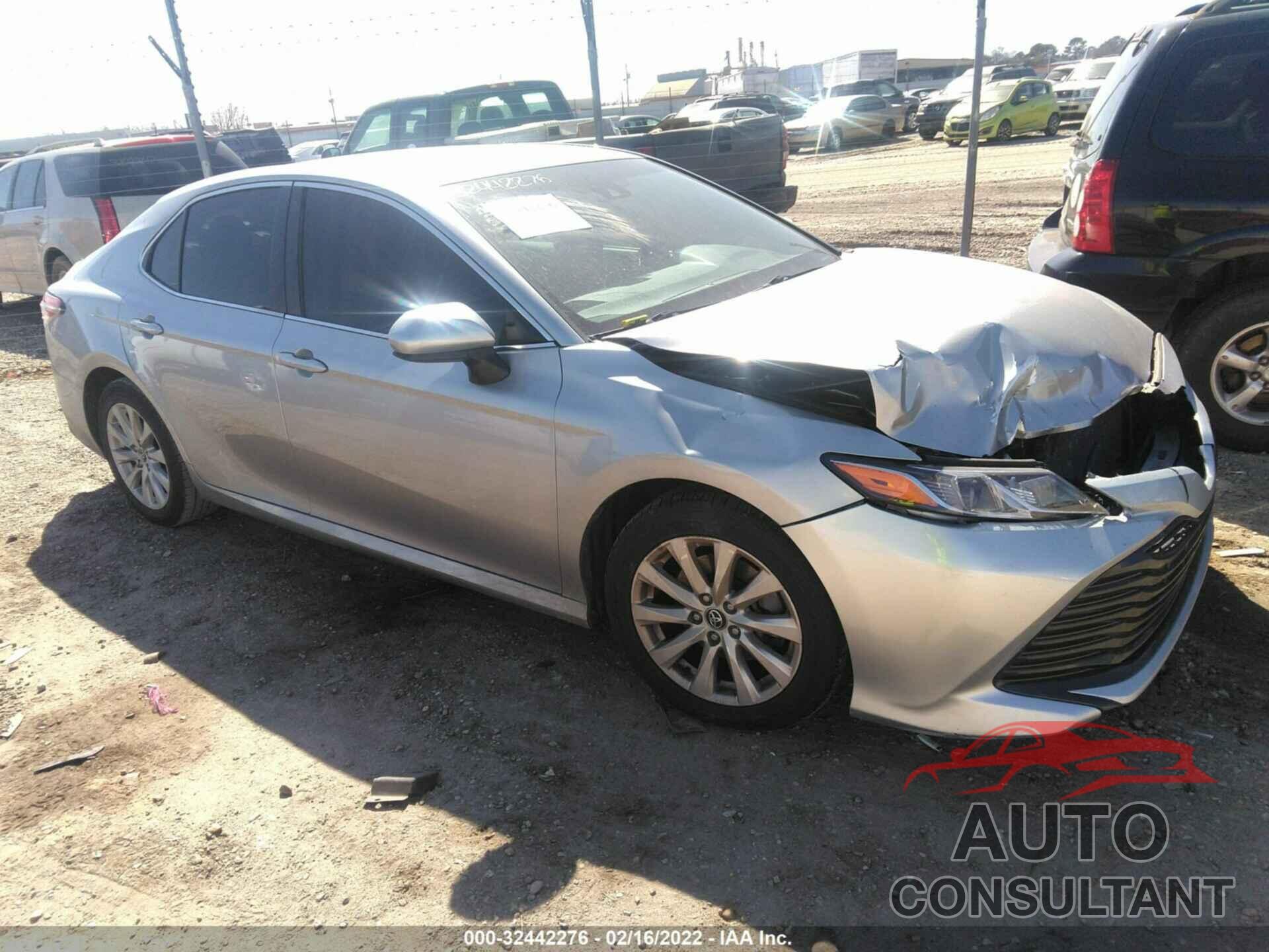 TOYOTA CAMRY 2018 - 4T1B11HK1JU577885