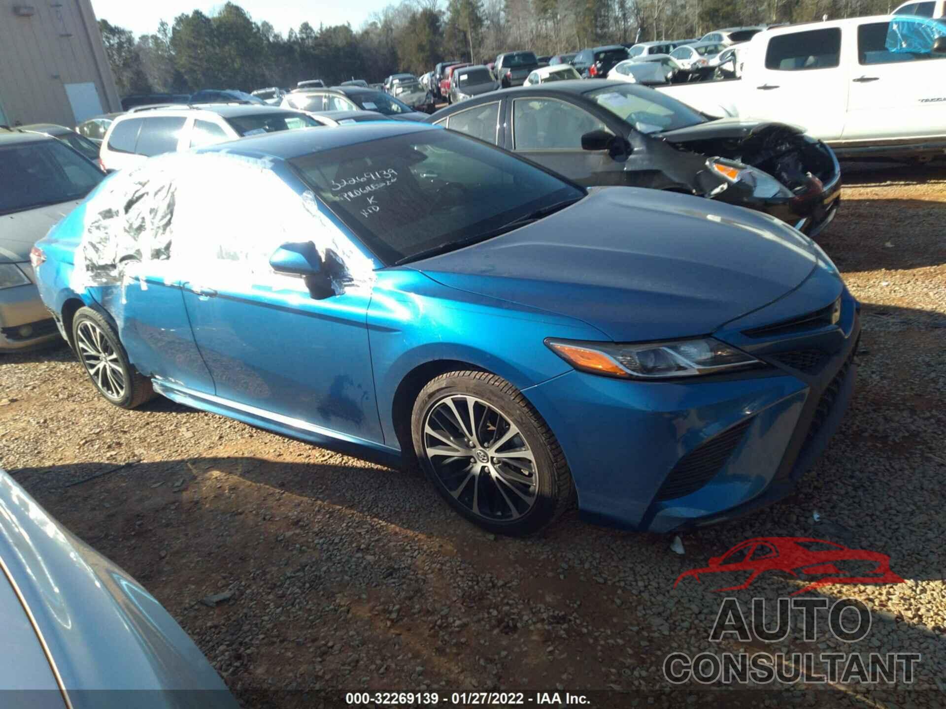 TOYOTA CAMRY 2018 - 4T1B11HK5JU043319