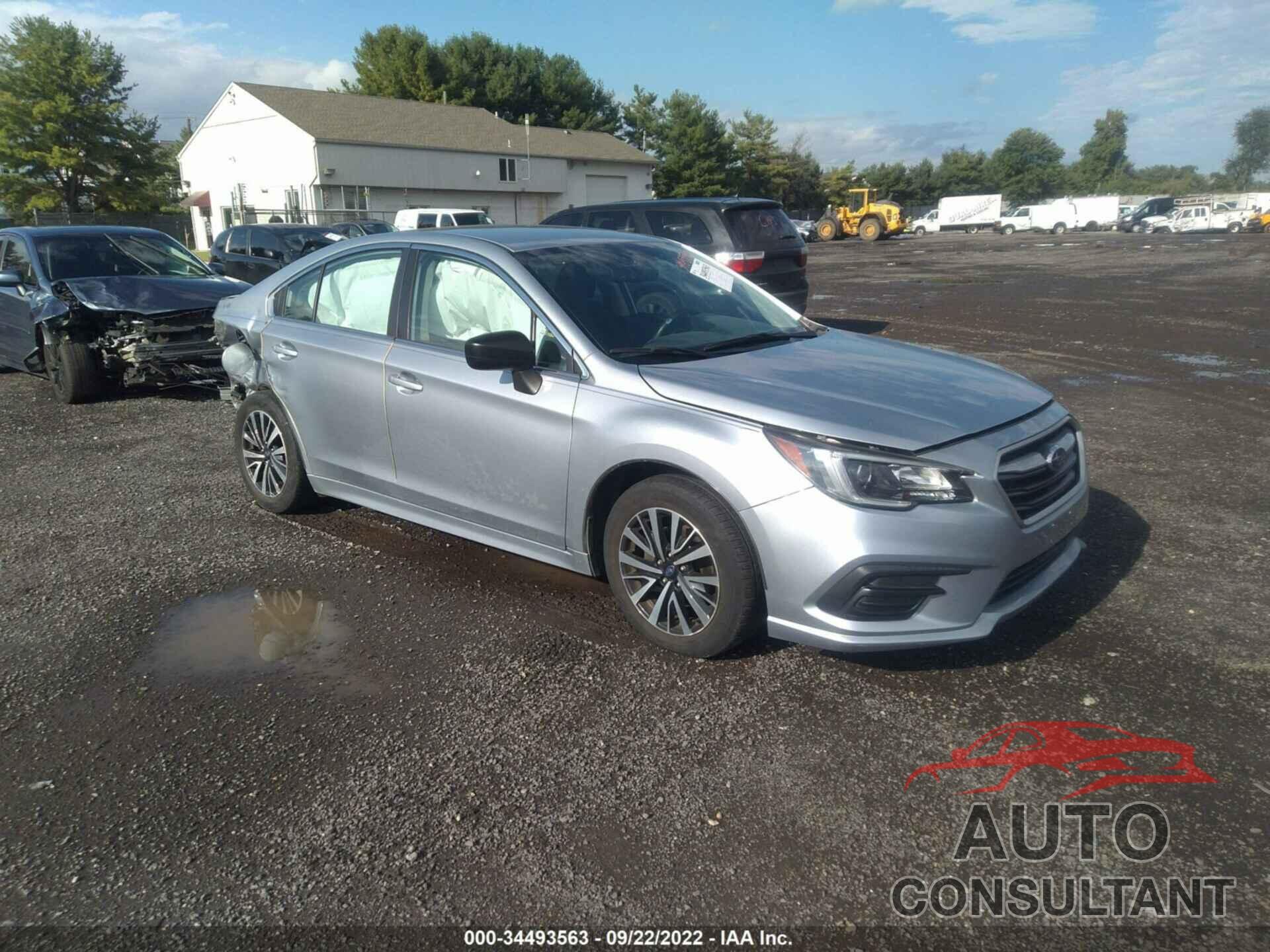 SUBARU LEGACY 2018 - 4S3BNAB62J3026942