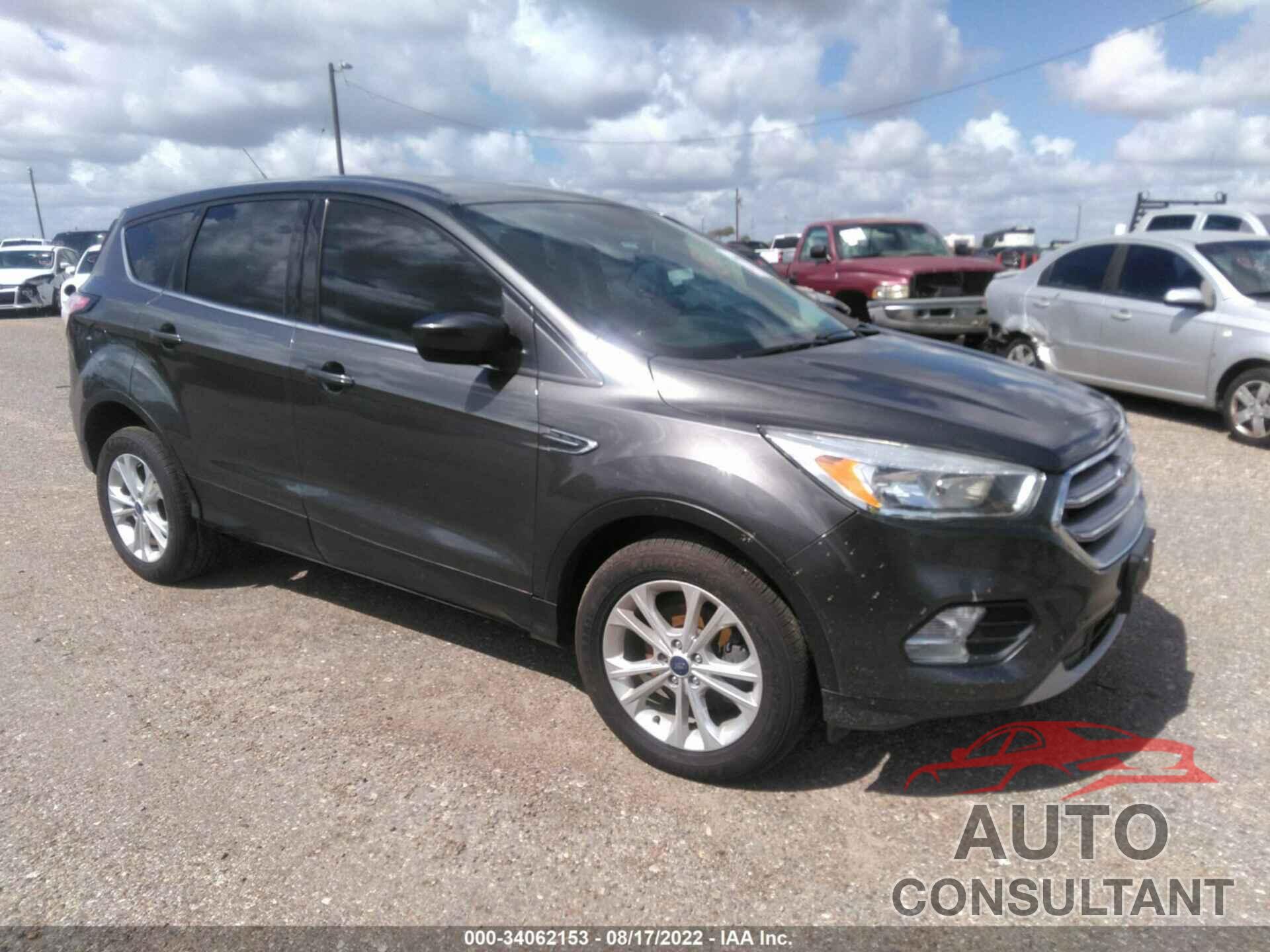 FORD ESCAPE 2017 - 1FMCU0GD8HUC87226