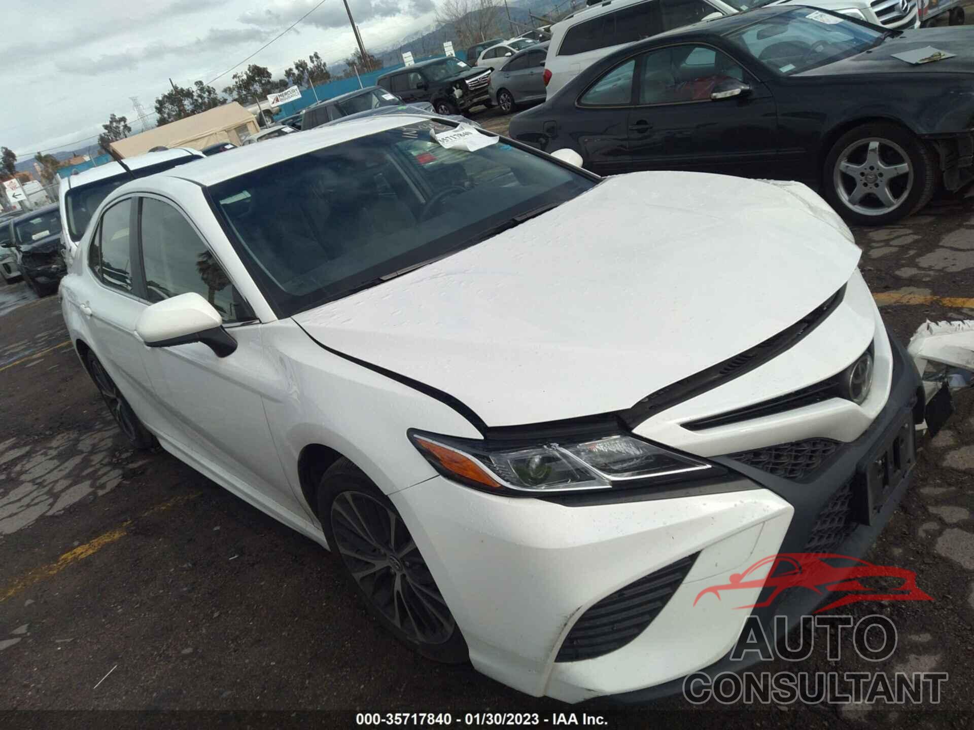 TOYOTA CAMRY 2018 - JTNB11HK9J3041384