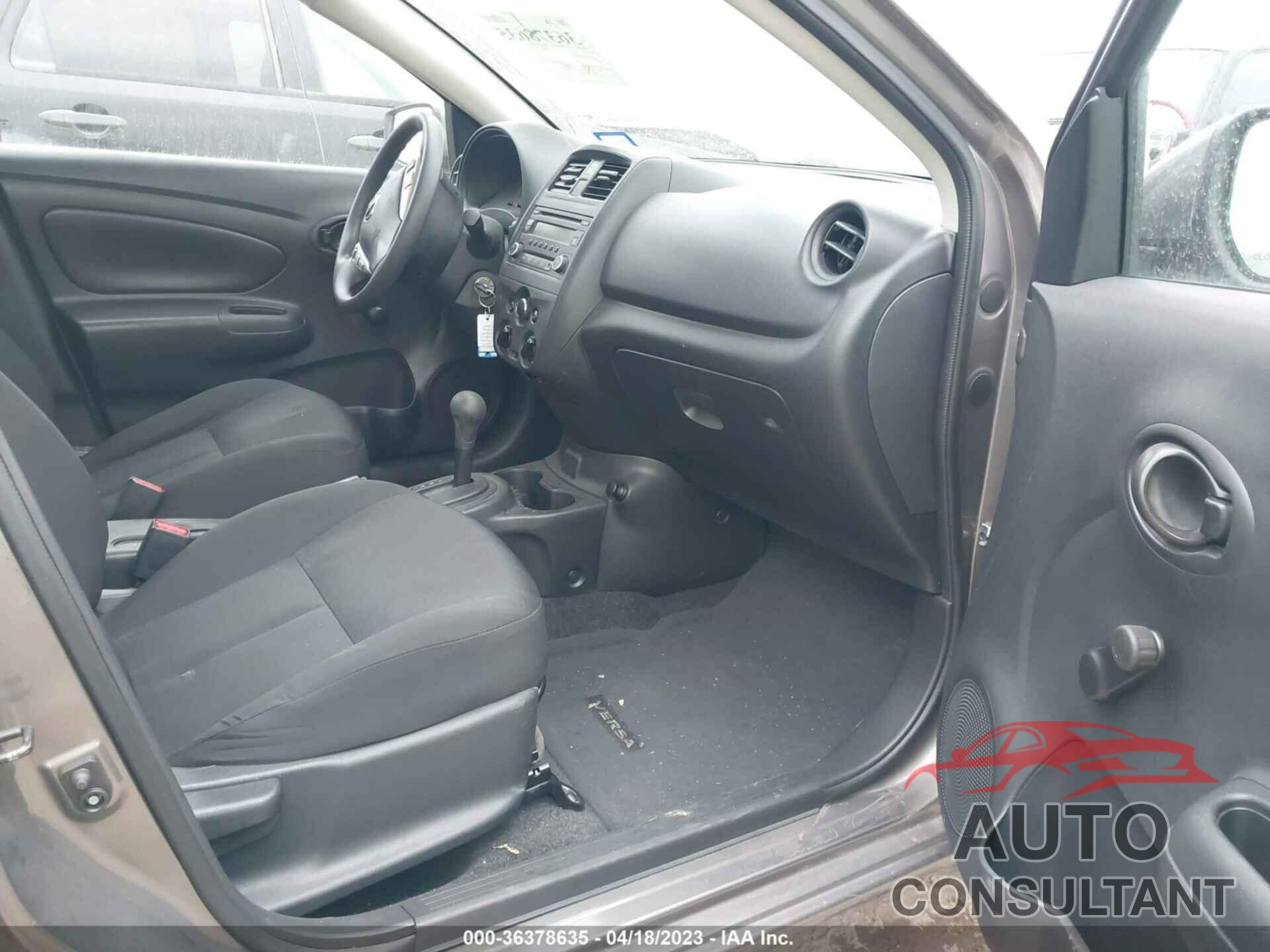 NISSAN VERSA SEDAN 2017 - 3N1CN7AP2HL833416