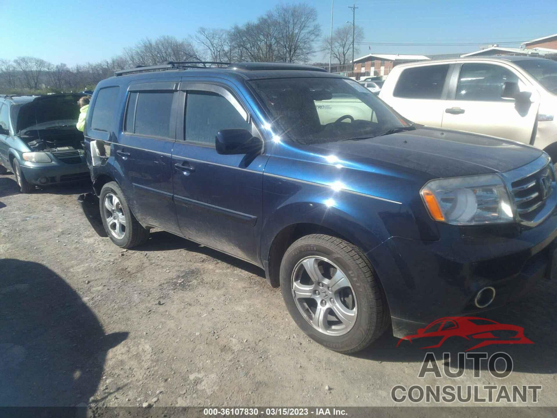 HONDA PILOT 2015 - 5FNYF4H58FB013615