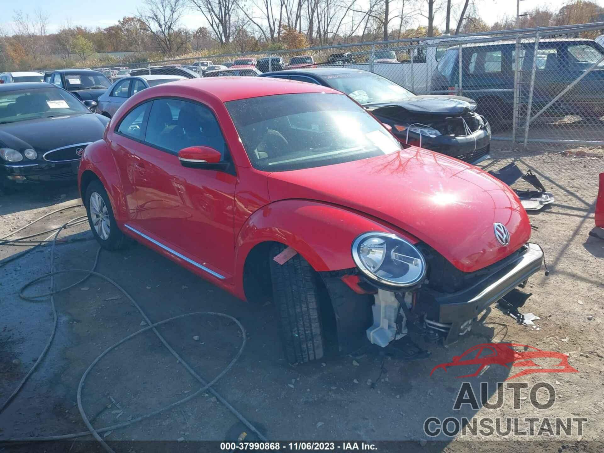 VOLKSWAGEN BEETLE 2019 - 3VWFD7AT3KM713973