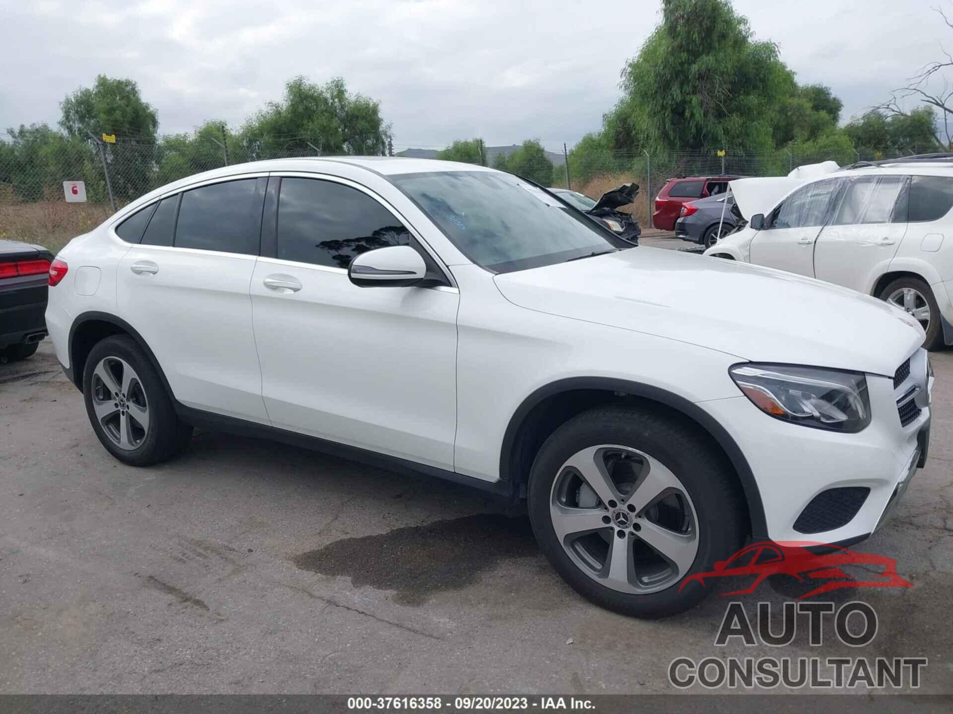 MERCEDES-BENZ GLC 300 COUPE 2018 - WDC0J4KB2JF428485