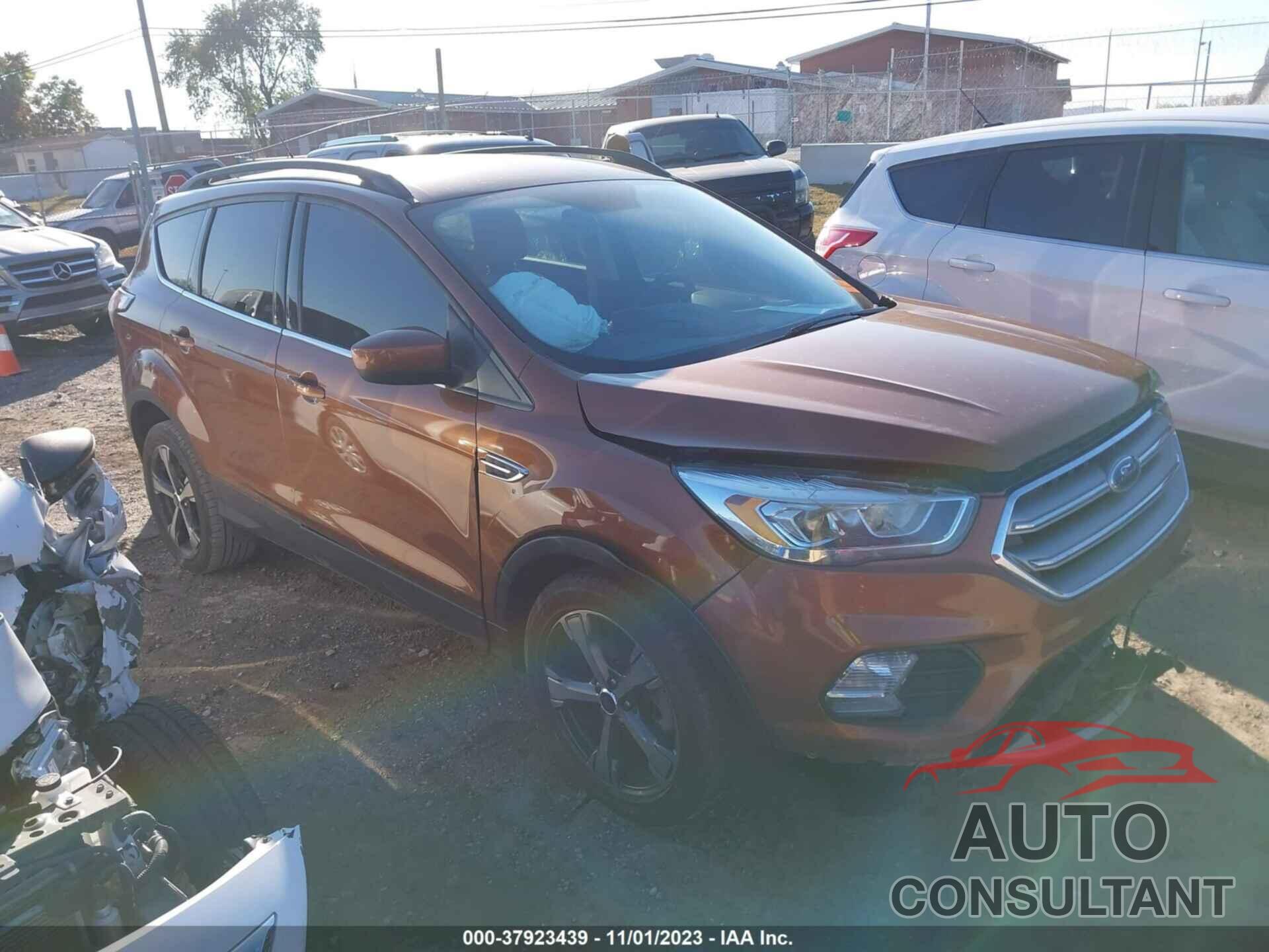 FORD ESCAPE 2017 - 1FMCU0GD9HUA20533