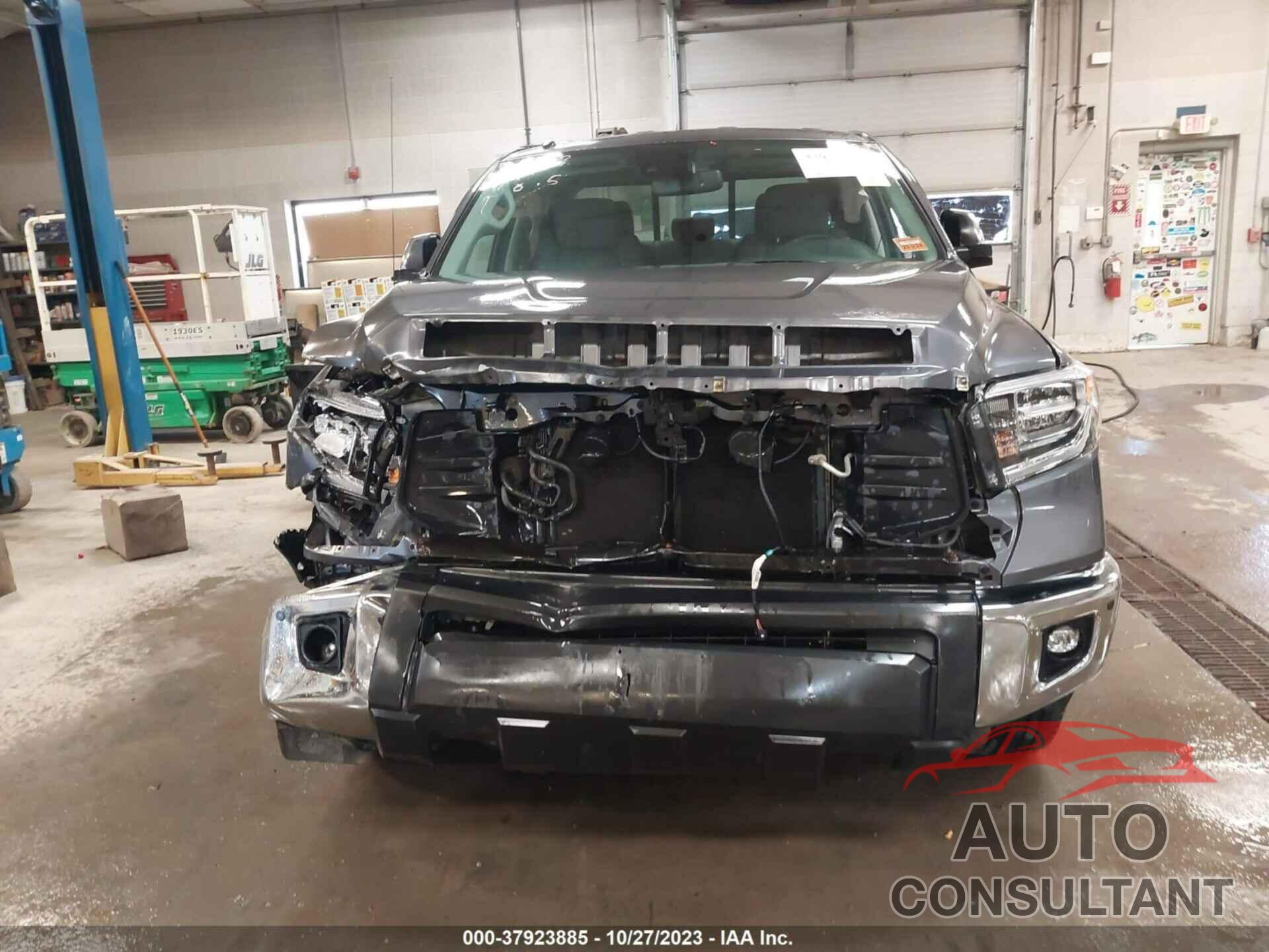 TOYOTA TUNDRA 4WD 2018 - 5TFBY5F15JX768533