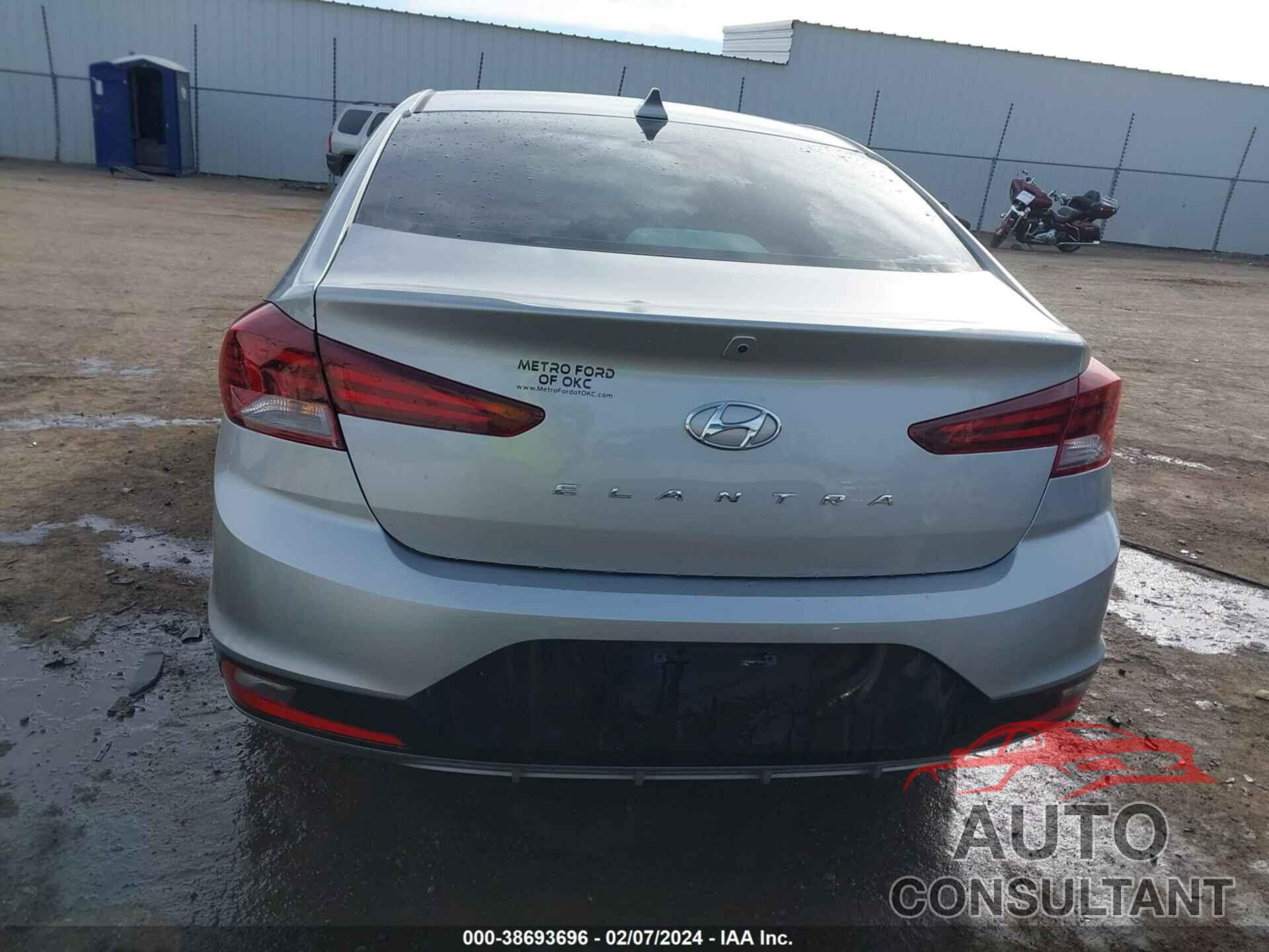 HYUNDAI ELANTRA 2020 - 5NPD84LF3LH573273