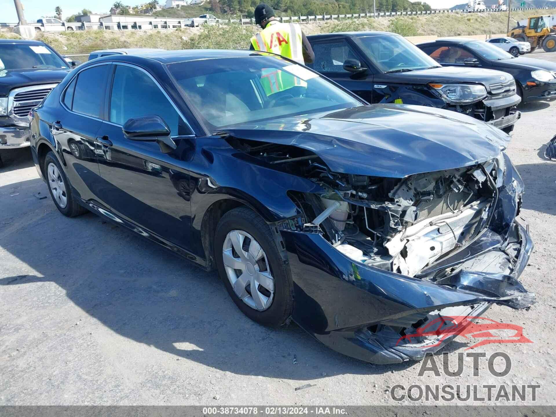TOYOTA CAMRY 2018 - 4T1B11HKXJU627814