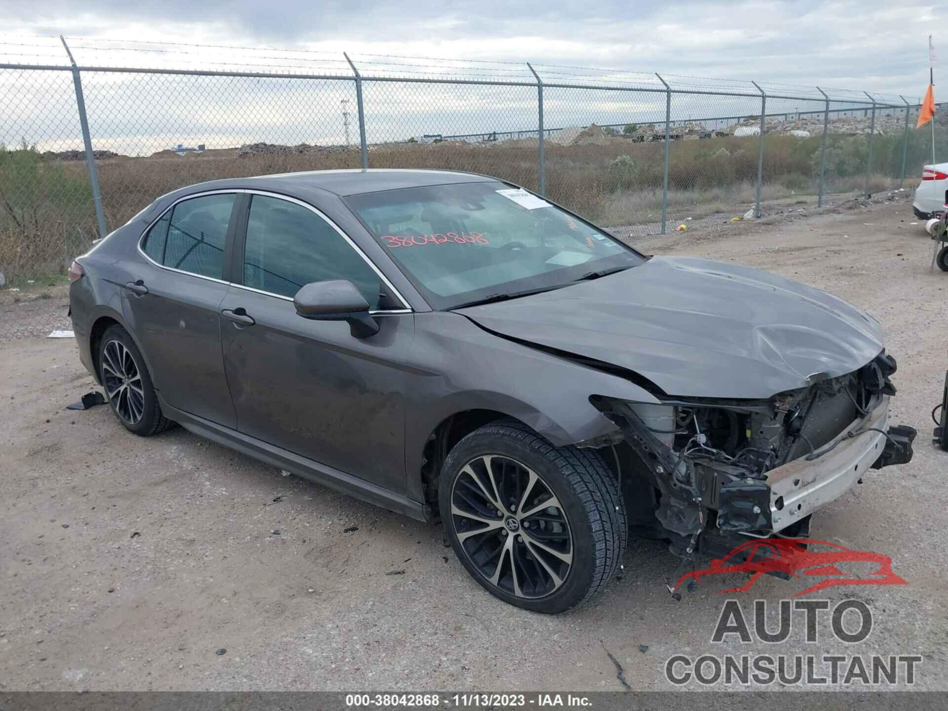 TOYOTA CAMRY 2018 - 4T1B11HK2JU638466
