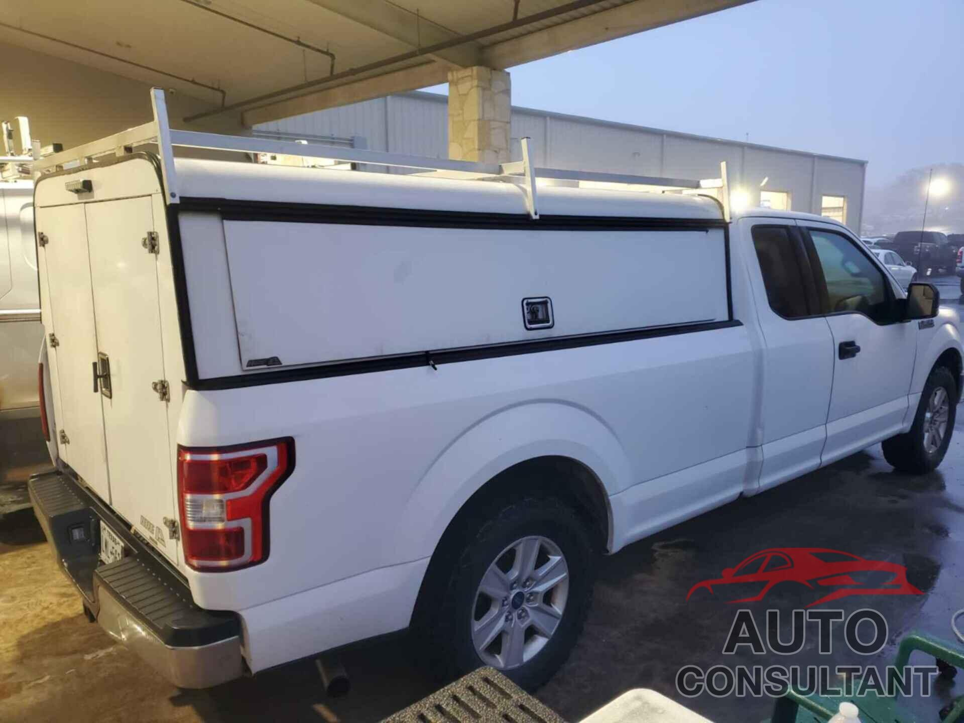 FORD F150 2018 - 1FTFX1C55JKF08277