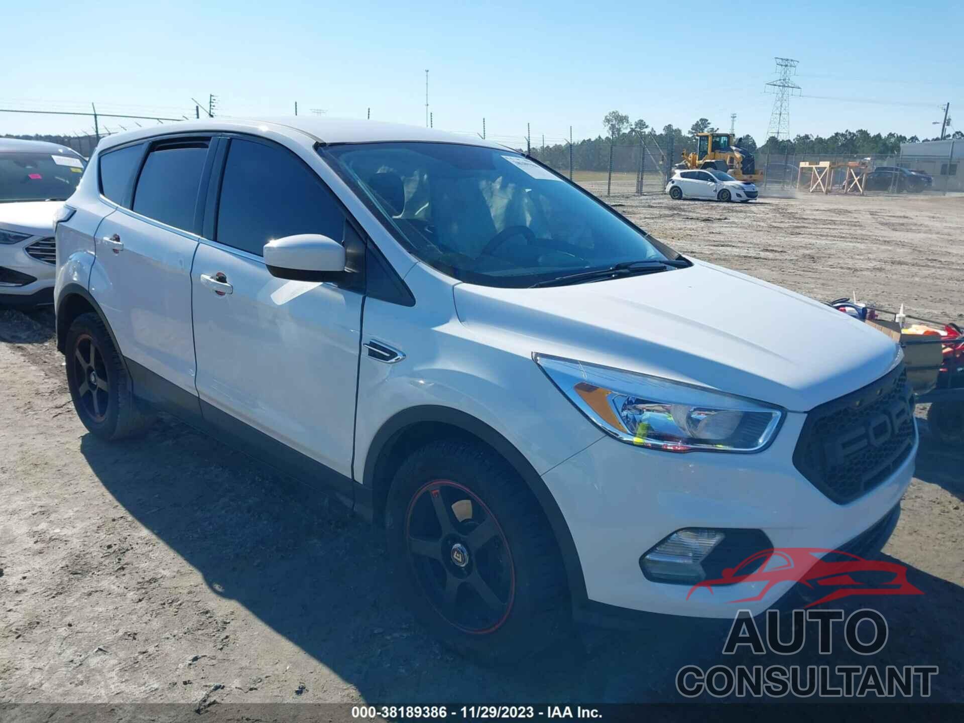 FORD ESCAPE 2017 - 1FMCU0GD8HUC81717