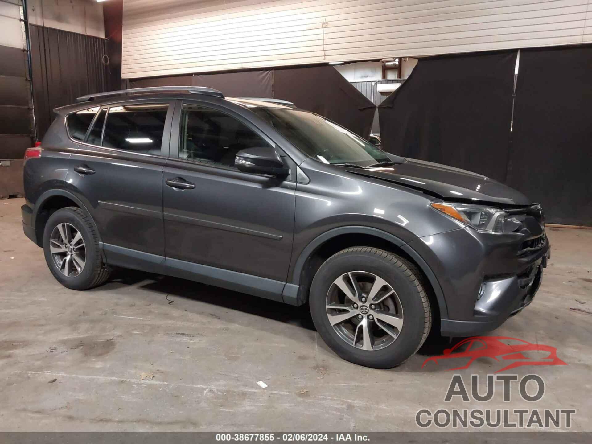 TOYOTA RAV4 2017 - JTMRFREV7HJ171056