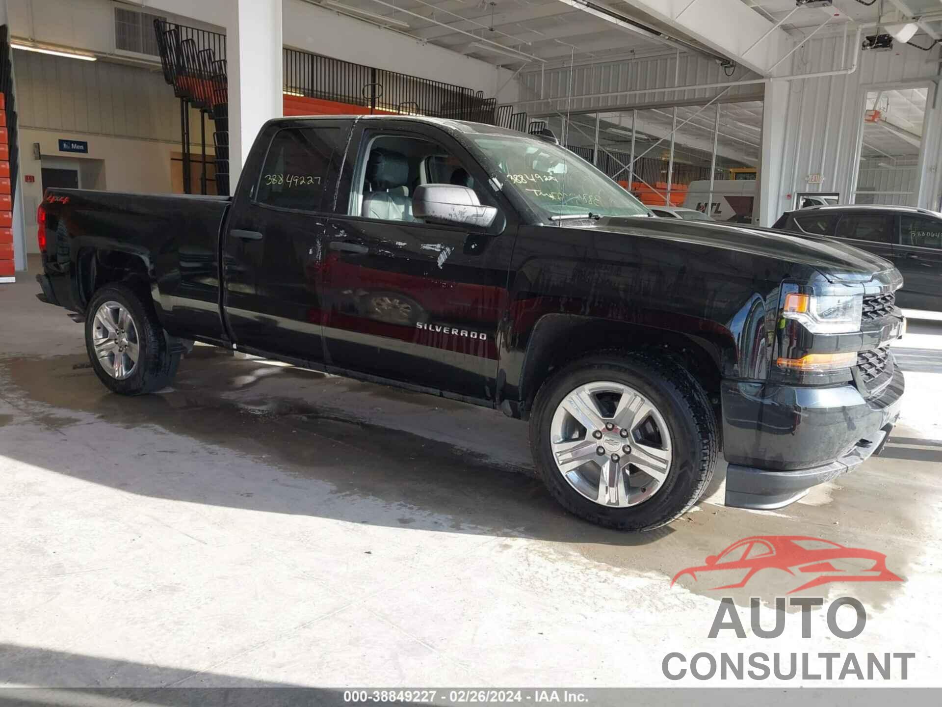 CHEVROLET SILVERADO 1500 2018 - 1GCVKPEC9JZ193015