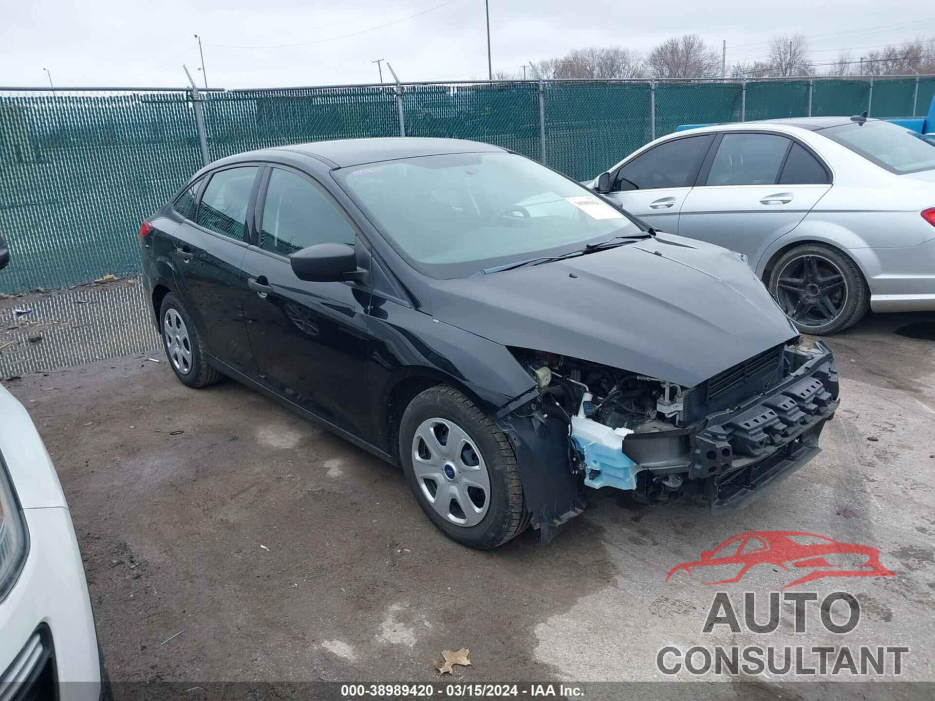 FORD FOCUS 2018 - 1FADP3E25JL320445