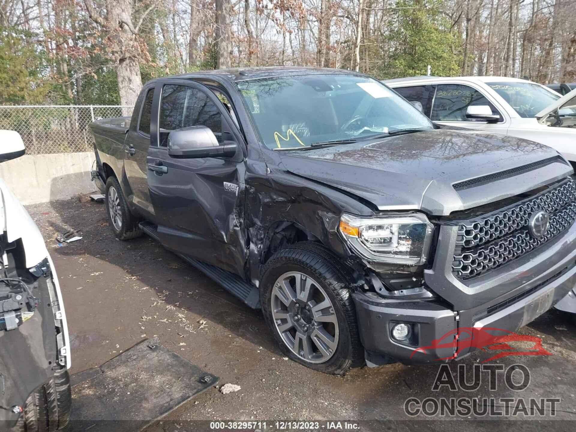 TOYOTA TUNDRA 2019 - 5TFAY5F12KX808273