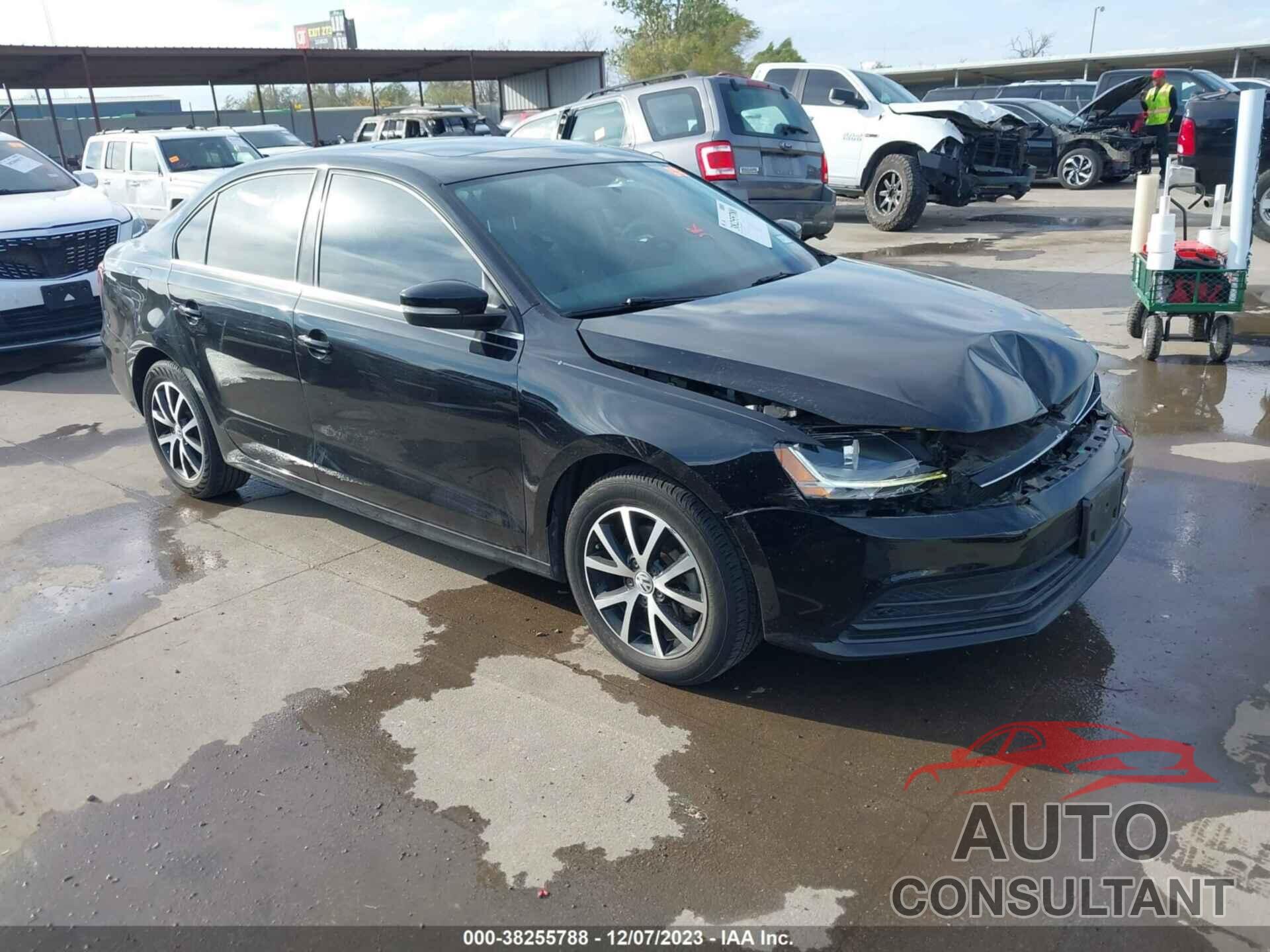 VOLKSWAGEN JETTA 2018 - 3VWDB7AJ8JM262713