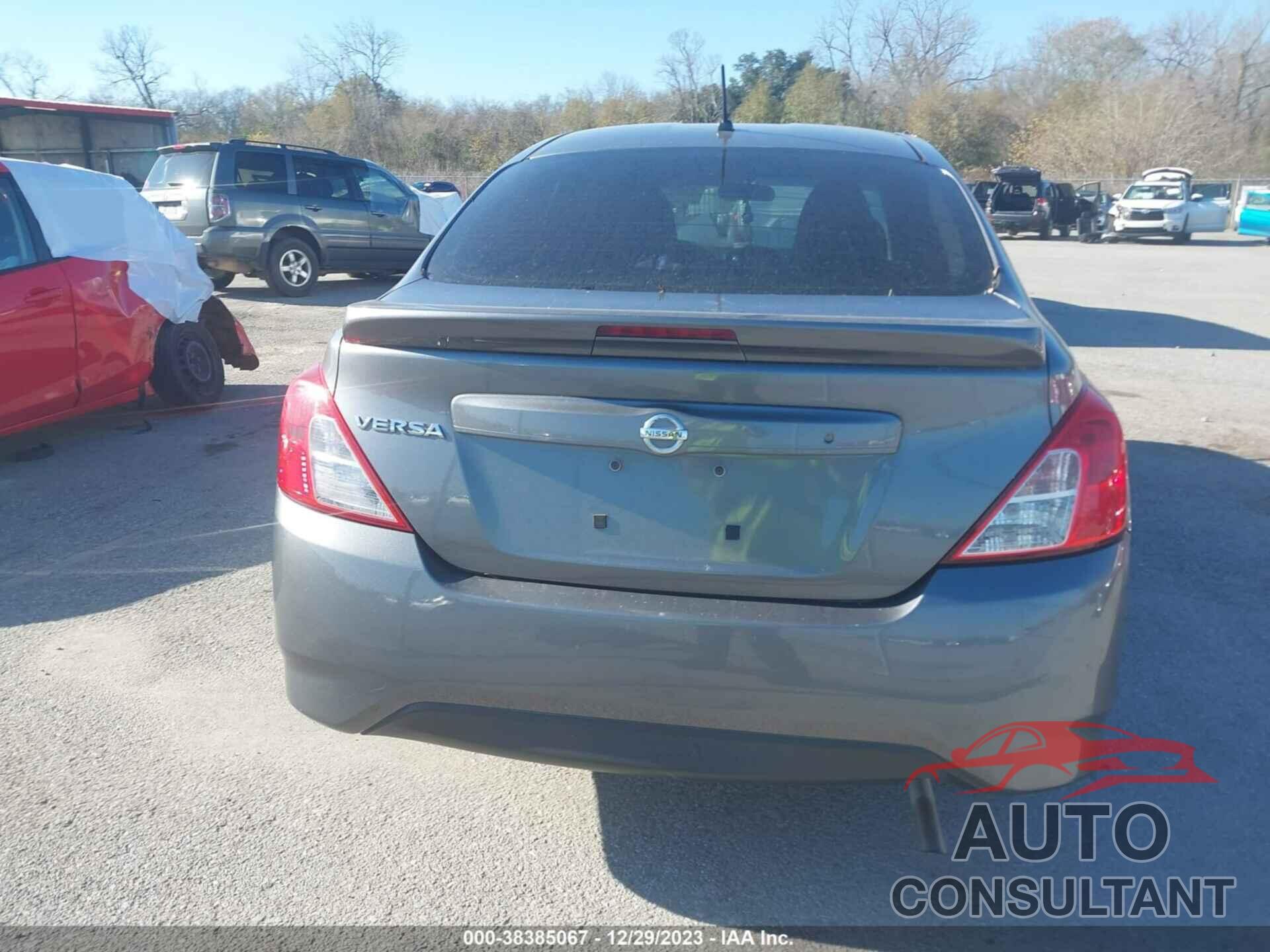 NISSAN VERSA 2018 - 3N1CN7AP5JL800044