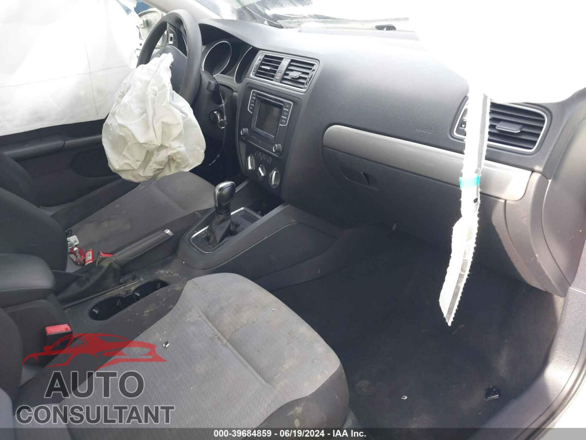 VOLKSWAGEN JETTA 2017 - 3VW2B7AJ0HM218996