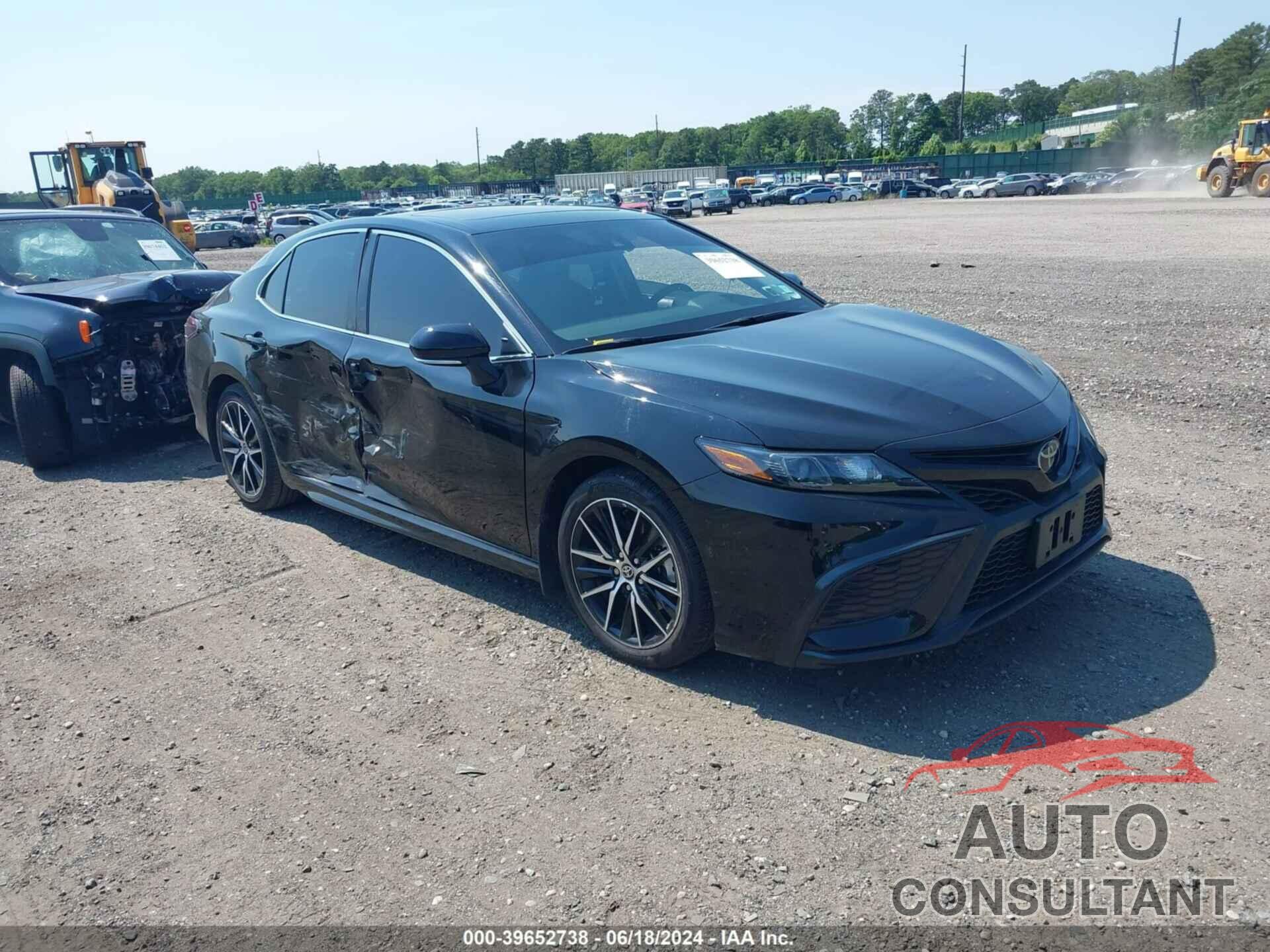 TOYOTA CAMRY 2023 - 4T1G11BK0PU088398