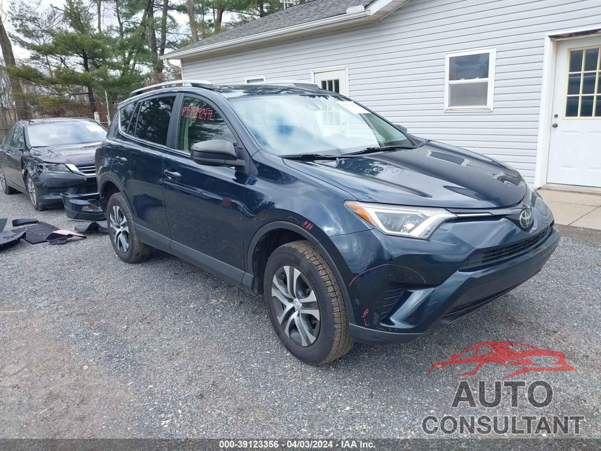 TOYOTA RAV4 2017 - JTMZFREV2HJ113243