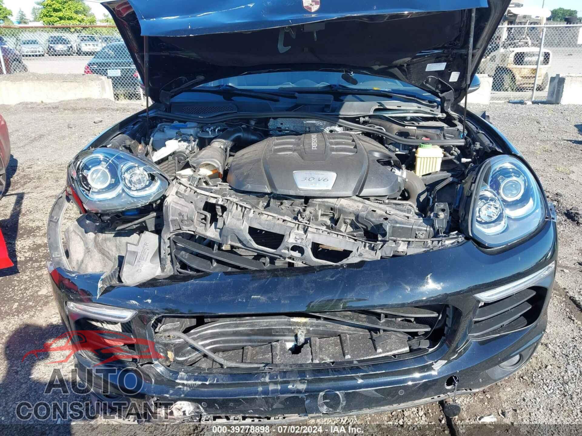 PORSCHE CAYENNE 2016 - WP1AF2A23GKA41041