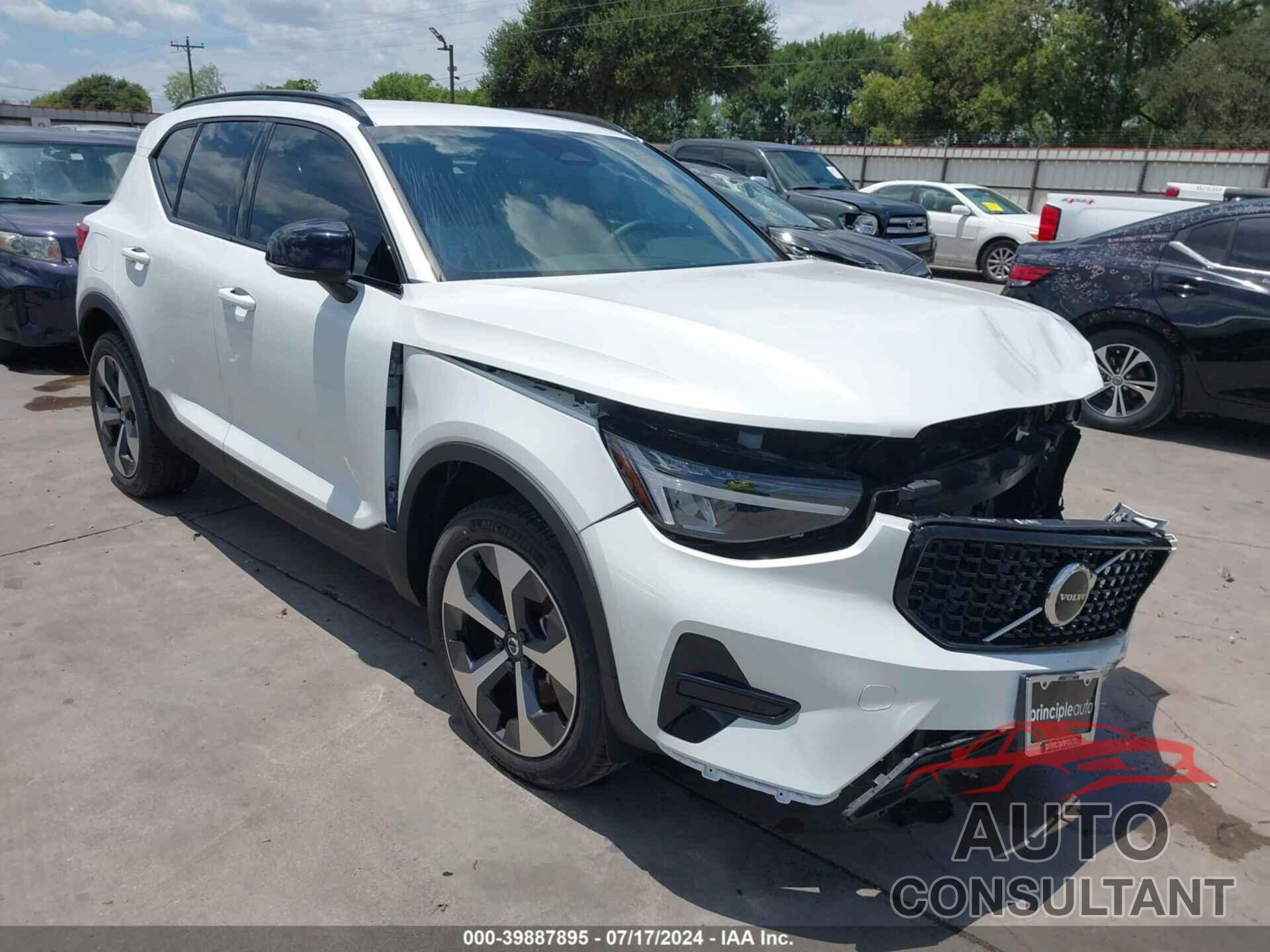 VOLVO XC40 2024 - YV4L12UK0R2210291