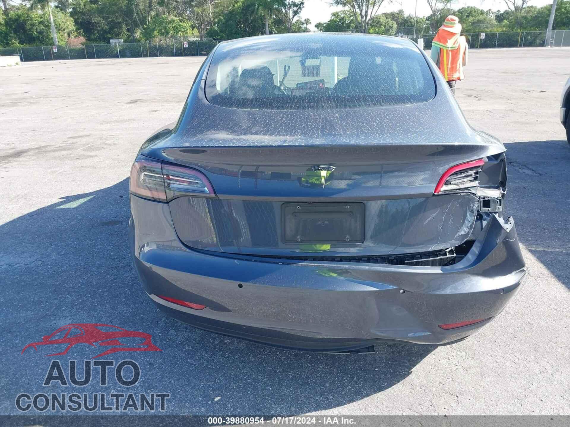 TESLA MODEL 3 2021 - 5YJ3E1EA1MF096167