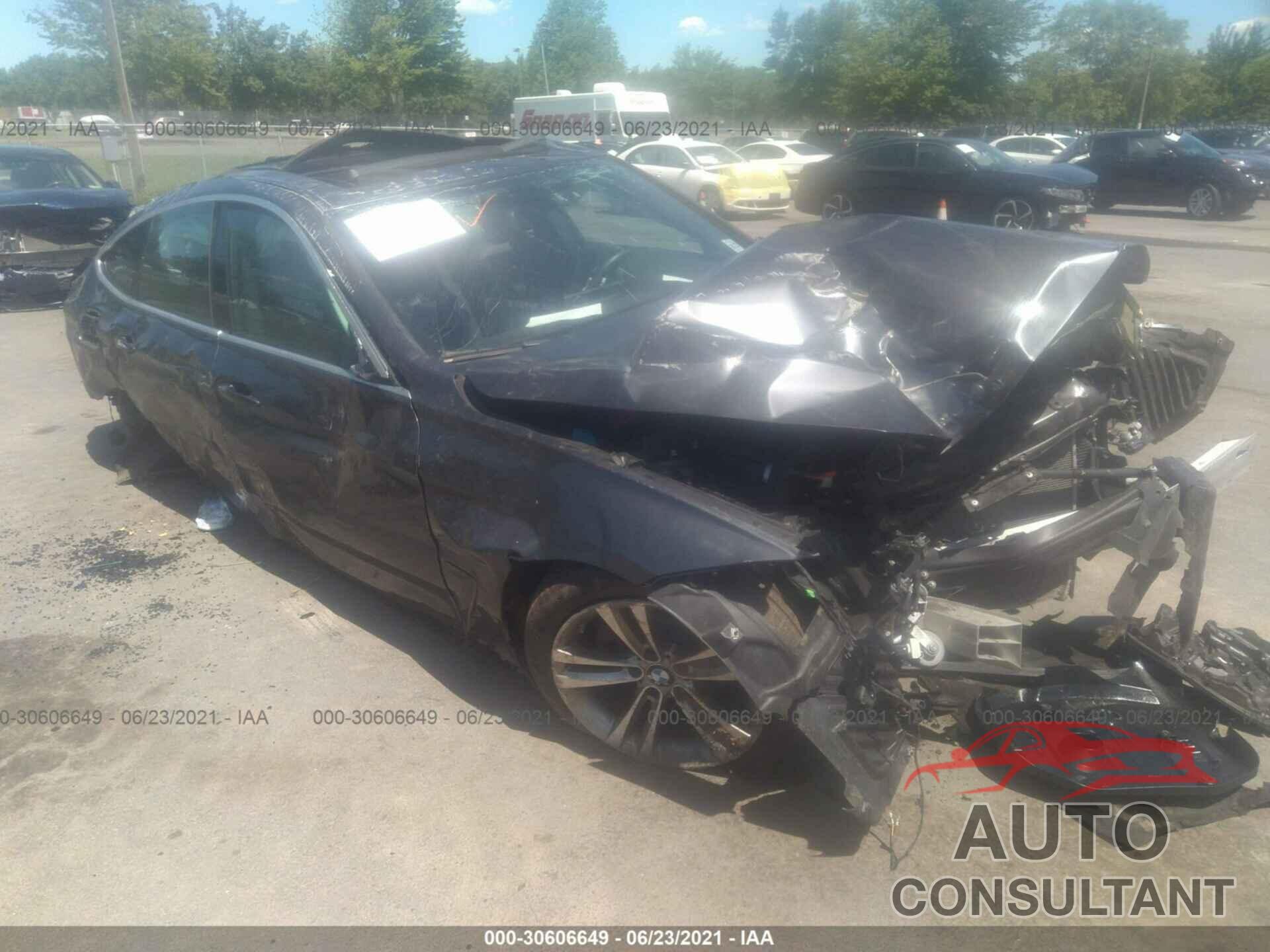 BMW 3 SERIES 2018 - WBA8Z9C52JG828321