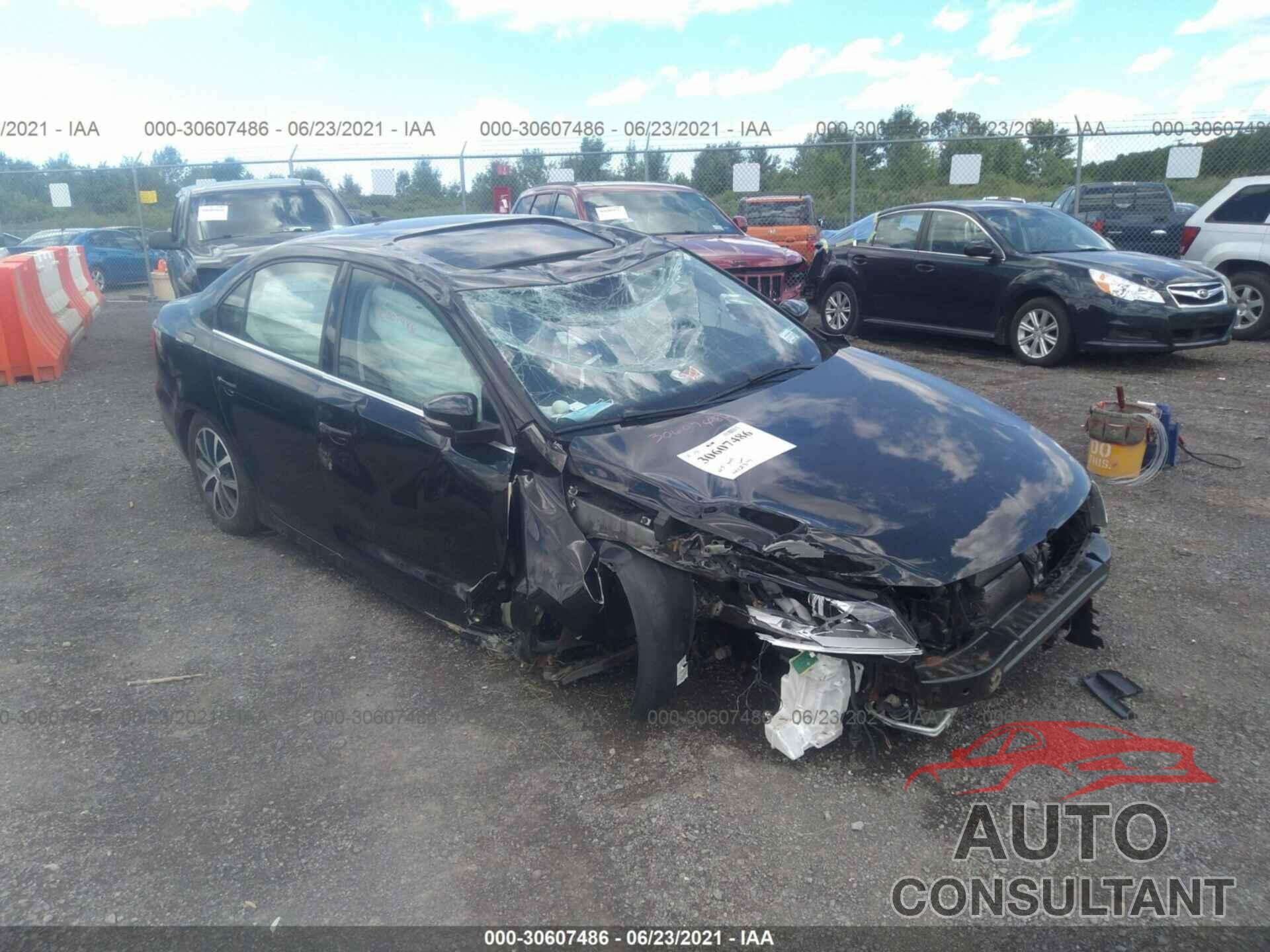 VOLKSWAGEN JETTA 2017 - 3VWDB7AJ2HM401695