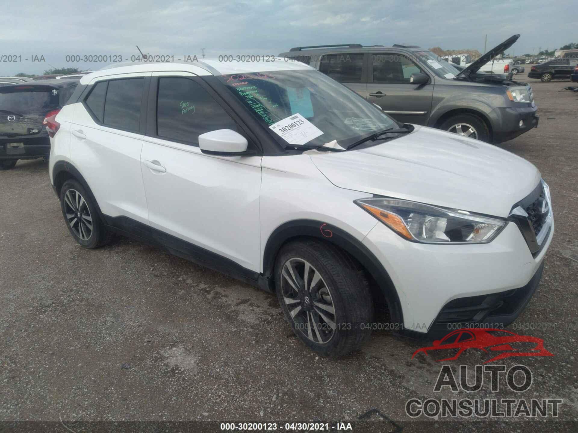 NISSAN KICKS 2018 - 3N1CP5CU2JL520731