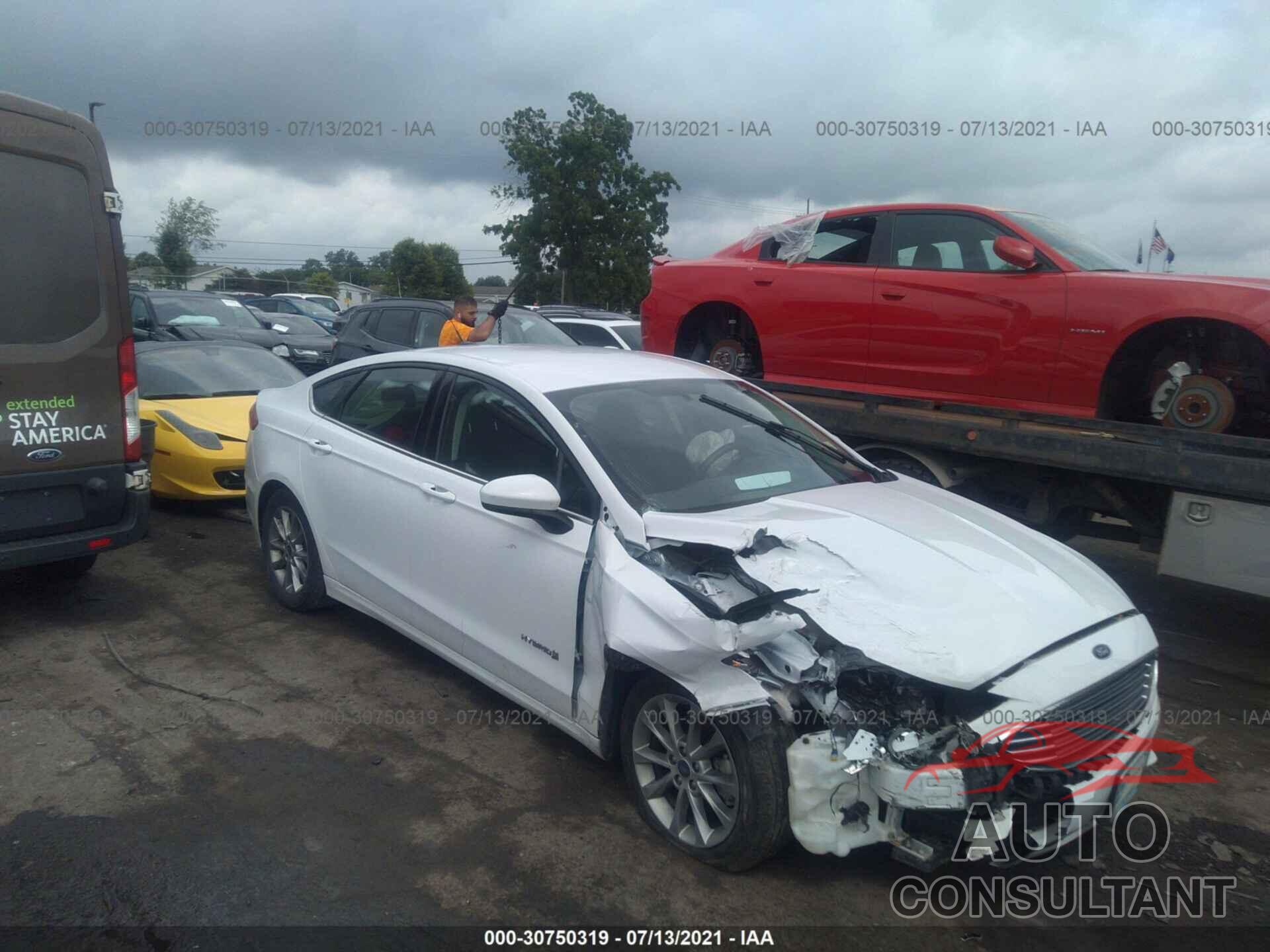 FORD FUSION 2017 - 3FA6P0LU4HR358563