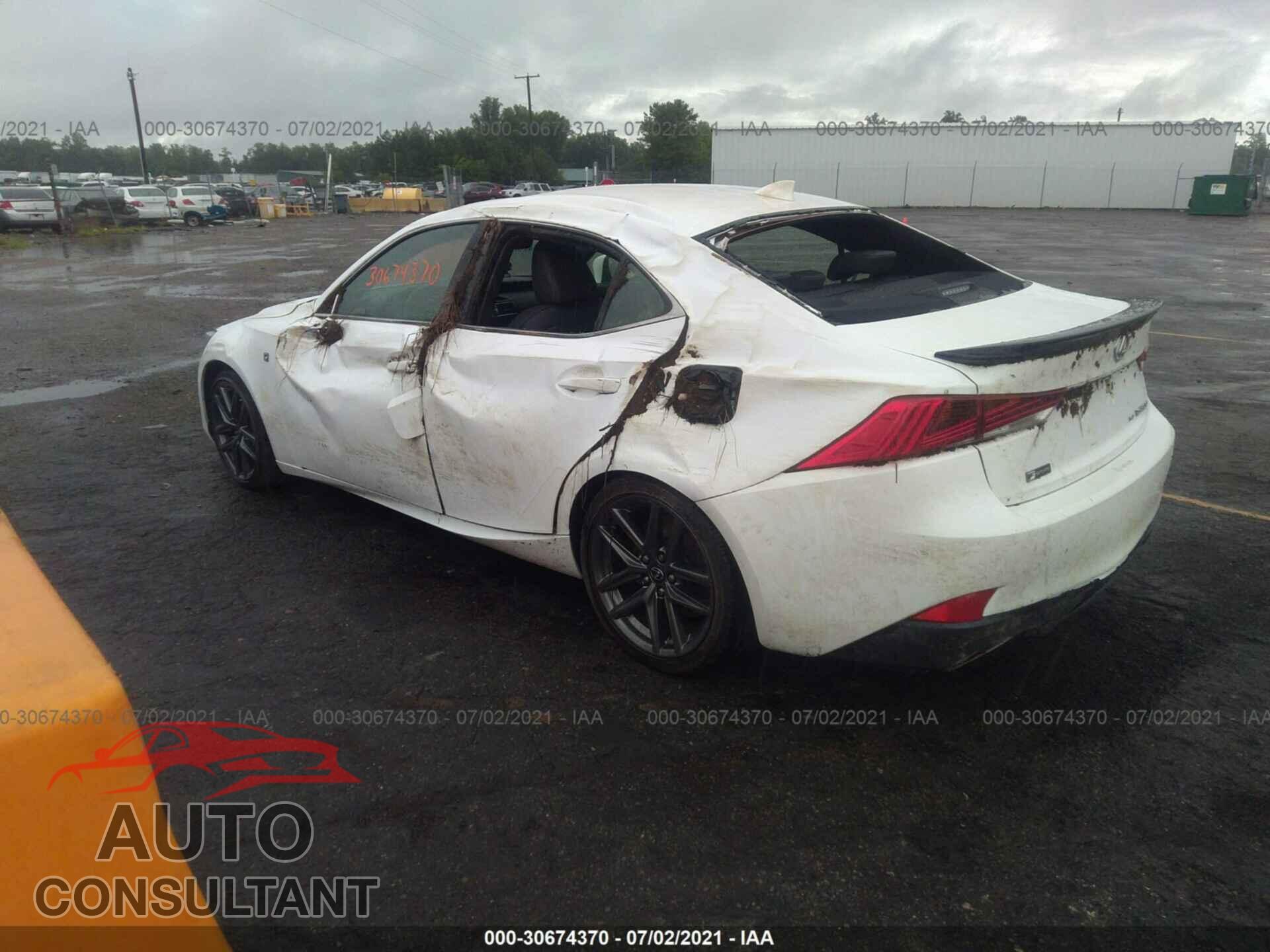 LEXUS IS 2018 - JTHC81D20J5029525