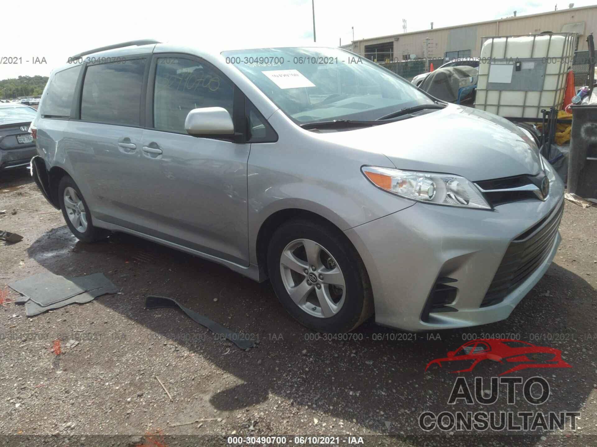 TOYOTA SIENNA 2019 - 5TDKZ3DC1KS011884