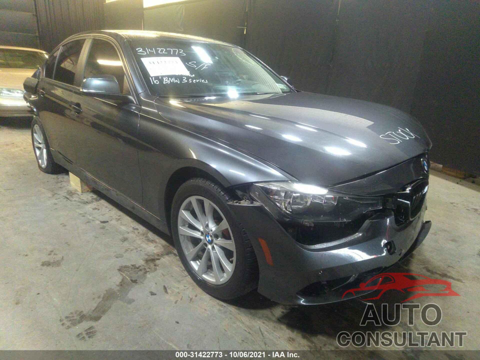 BMW 3 SERIES 2016 - WBA8E5G50GNU21438