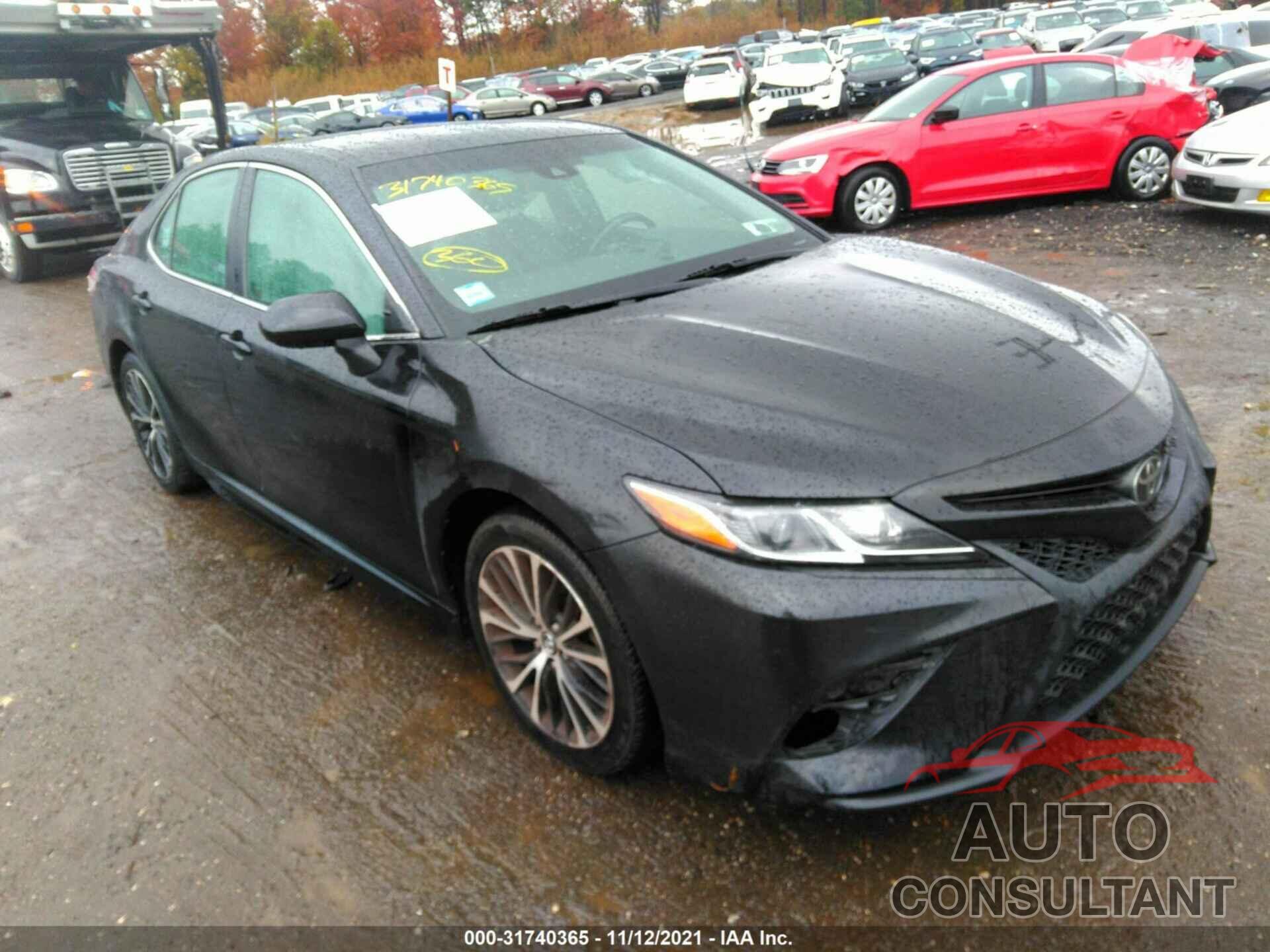 TOYOTA CAMRY 2018 - 4T1B11HK8JU551932