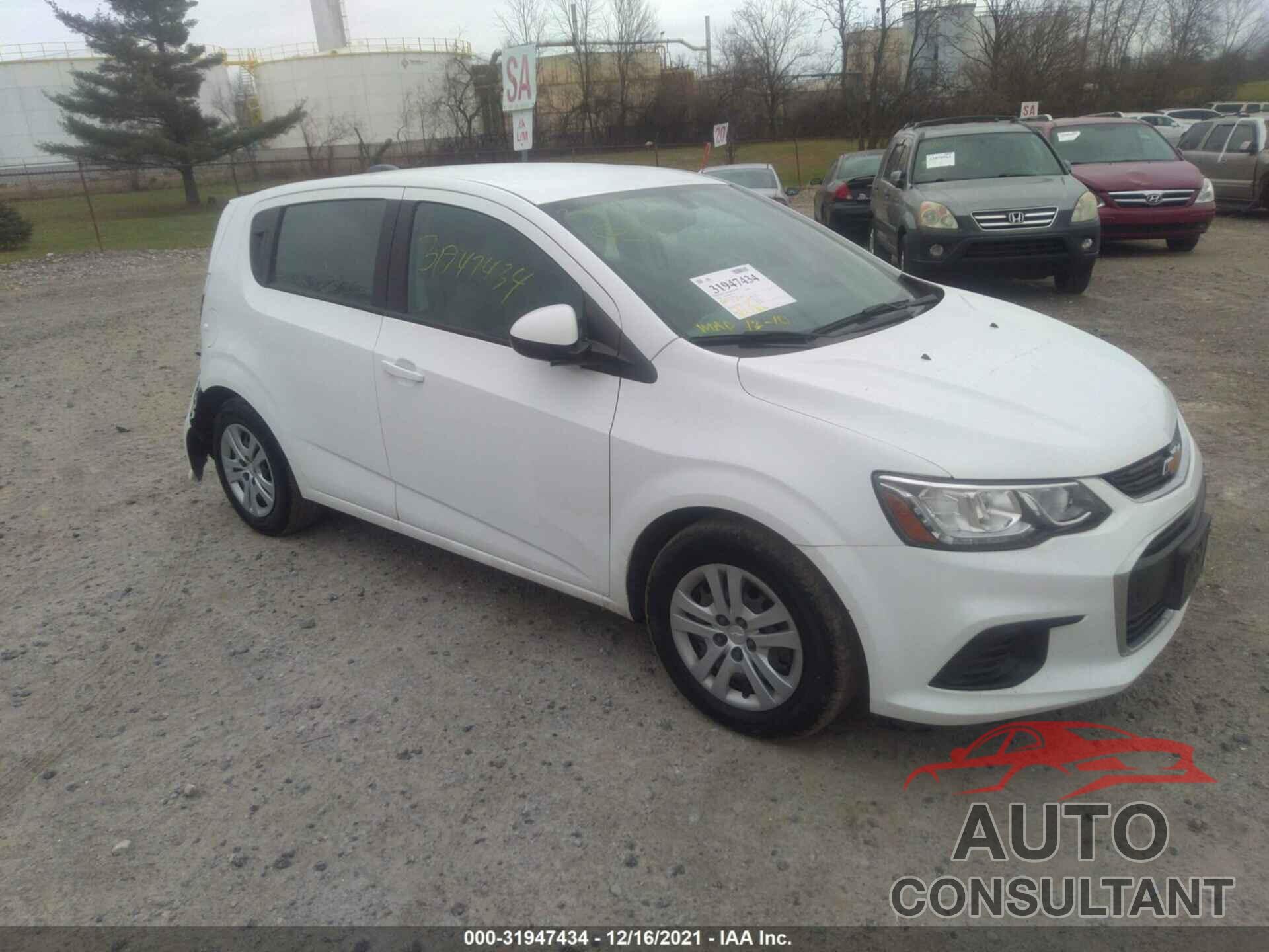 CHEVROLET SONIC 2018 - 1G1JG6SH3J4108198