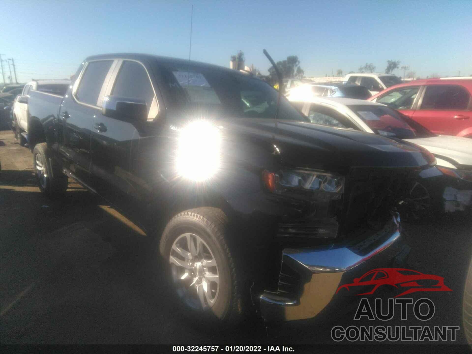 CHEVROLET SILVERADO 1500 2019 - 1GCUWCED5KZ113812