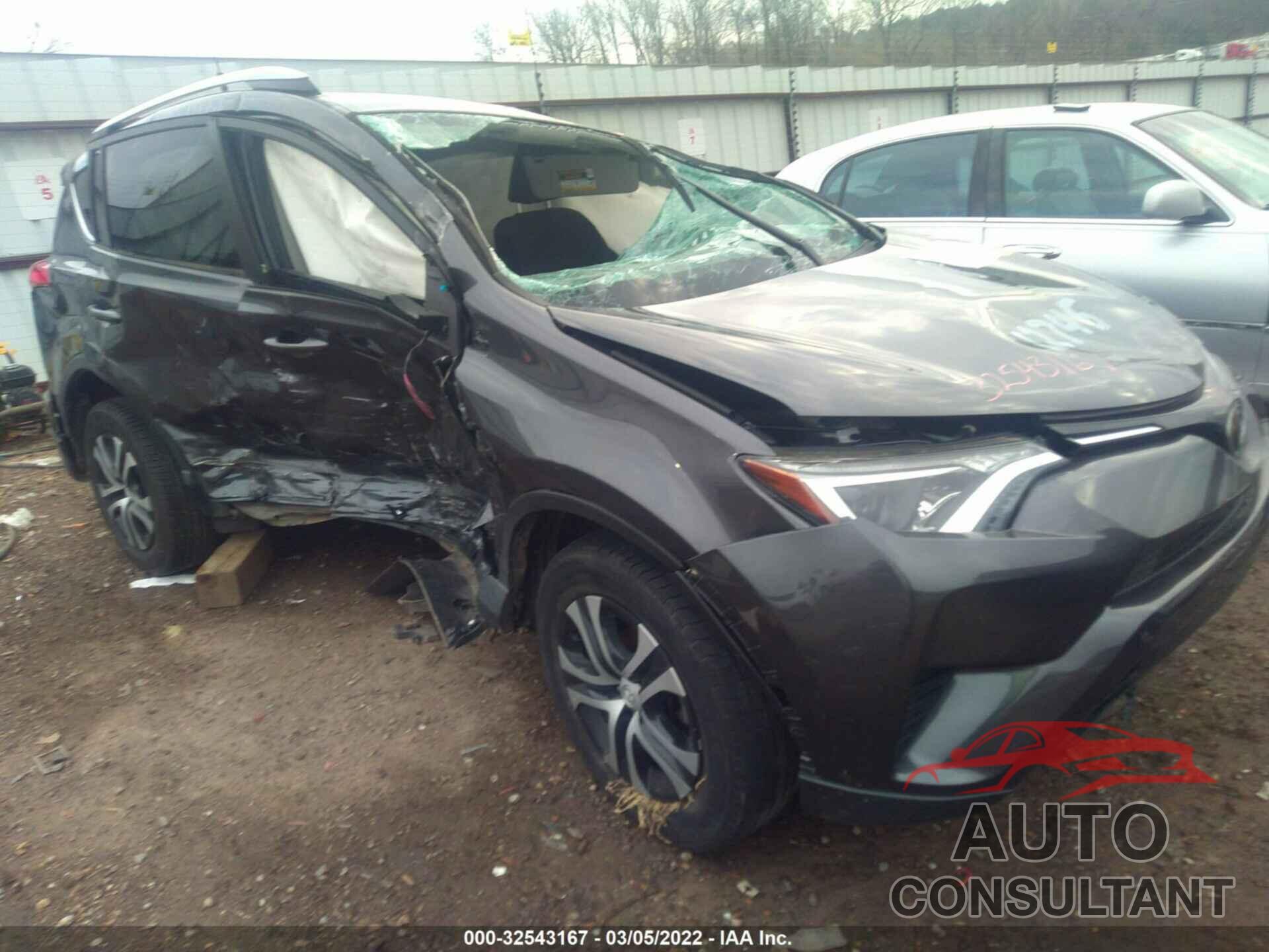 TOYOTA RAV4 2017 - JTMZFREV4HJ715299