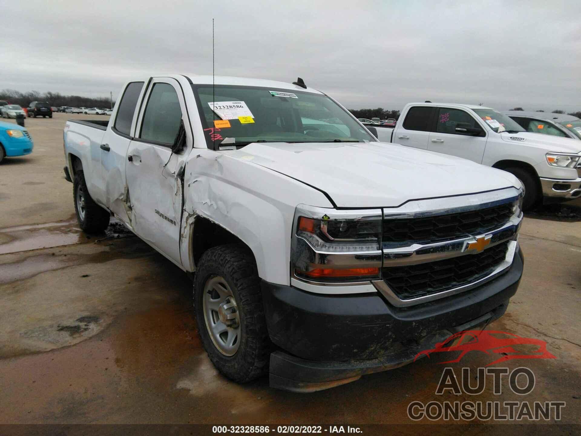 CHEVROLET SILVERADO 1500 2018 - 1GCVKNEC3JZ360358