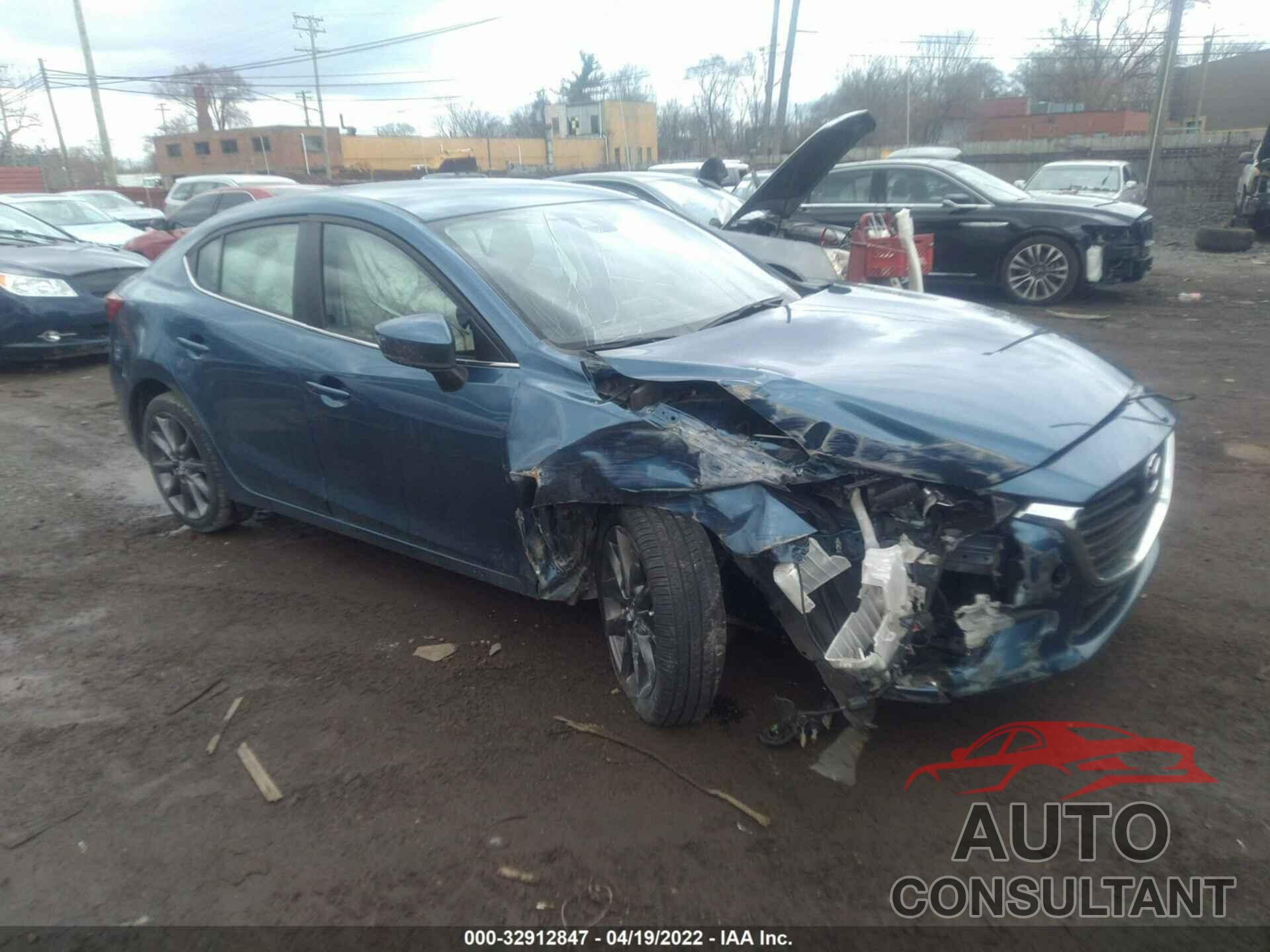 MAZDA MAZDA3 4-DOOR 2018 - 3MZBN1V36JM274236