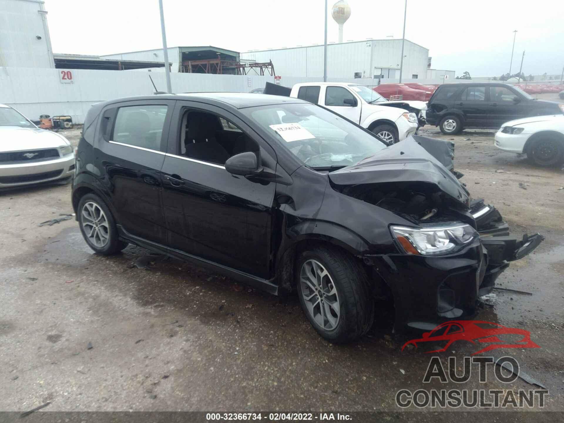 CHEVROLET SONIC 2018 - 1G1JD6SH4J4135340