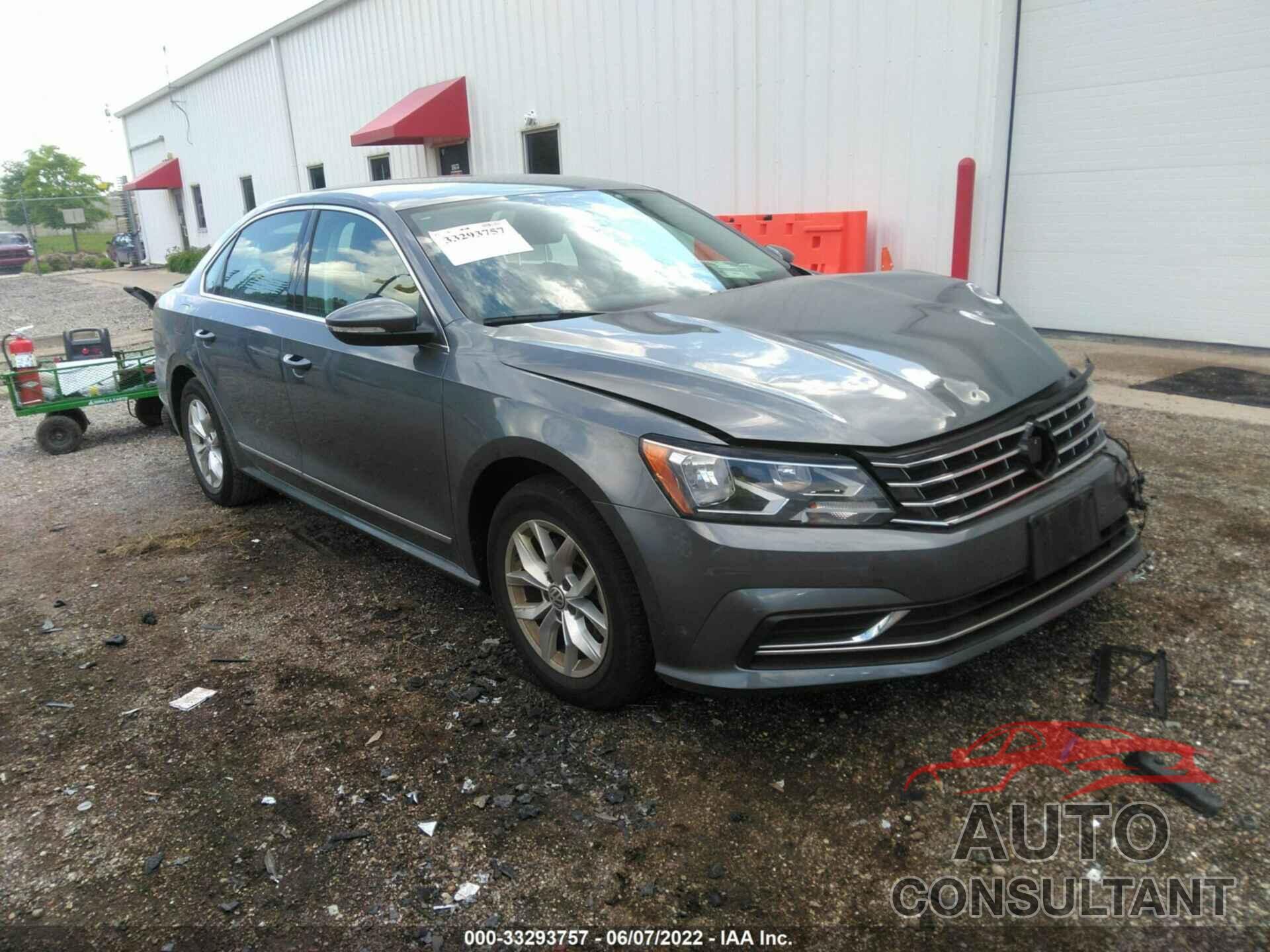 VOLKSWAGEN PASSAT 2017 - 1VWAT7A39HC049234