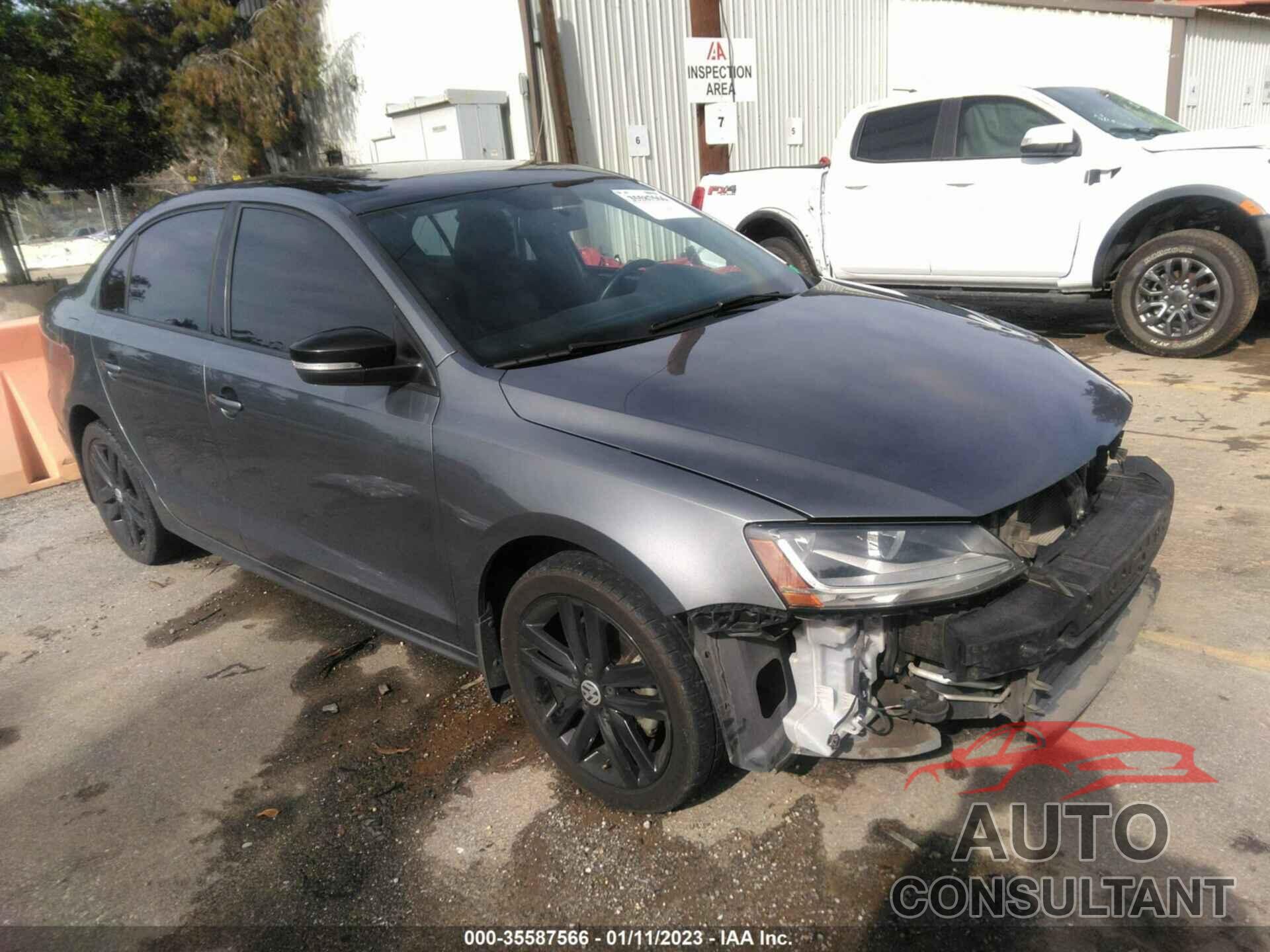 VOLKSWAGEN JETTA 2018 - 3VWD17AJ8JM239578