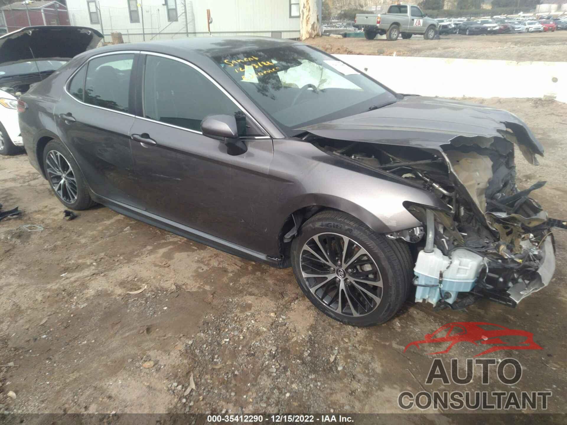 TOYOTA CAMRY 2018 - 4T1B11HK9JU019797