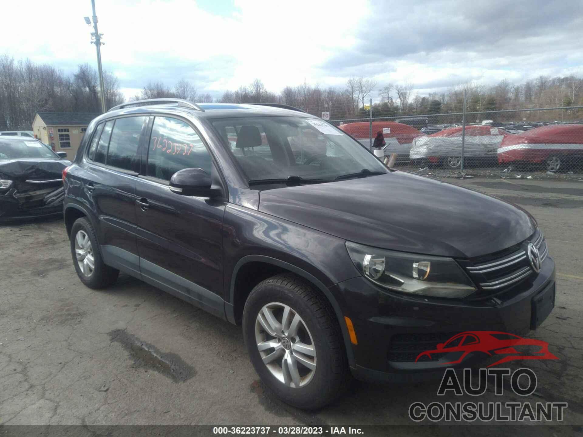 VOLKSWAGEN TIGUAN 2016 - WVGBV7AX1GW539129